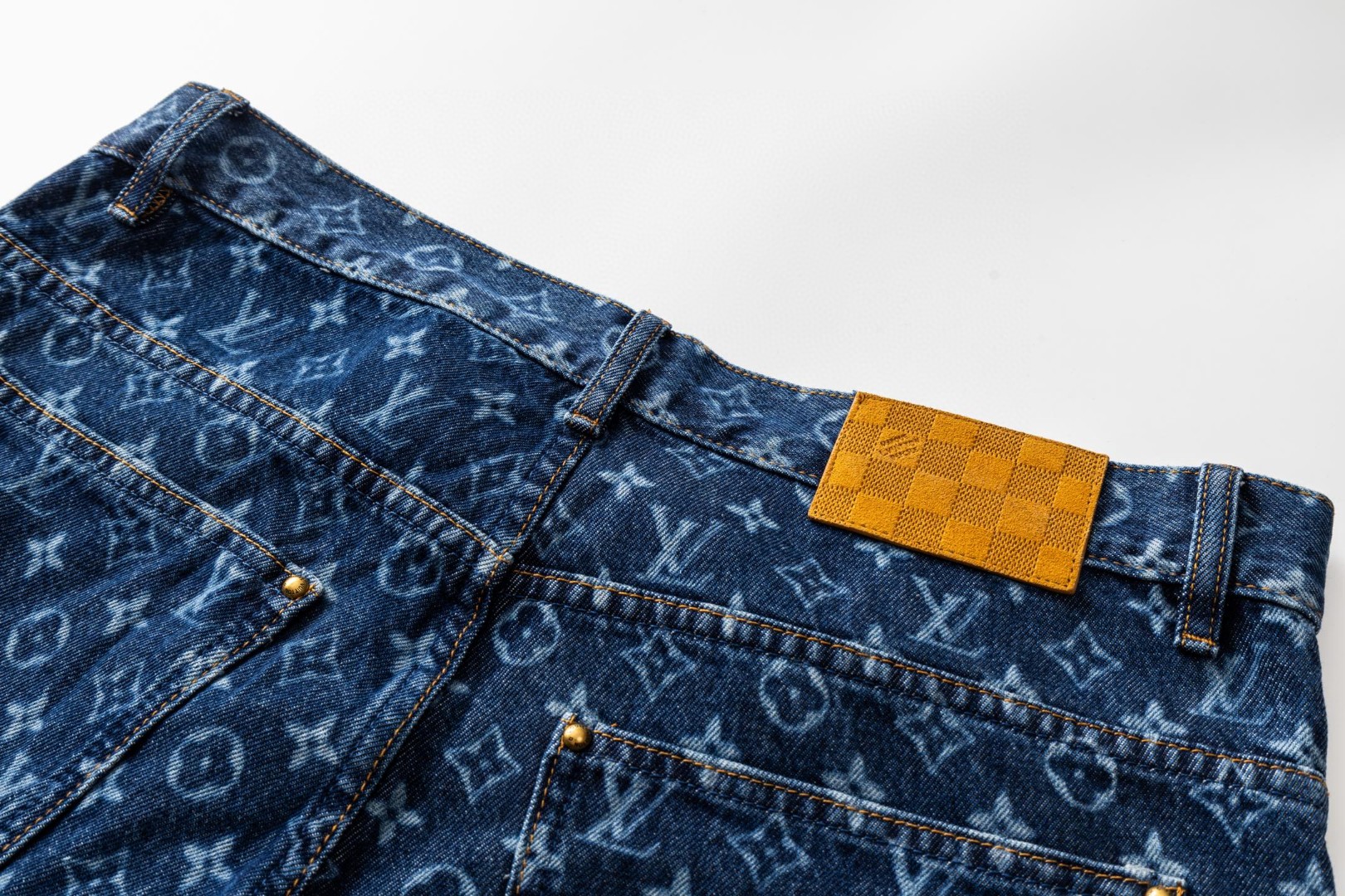 LOUIS VUITTON 路易威登 满印雏菊刺绣牛仔裤 休闲裤 长裤 裤子 蓝色 C5 1AJRNF