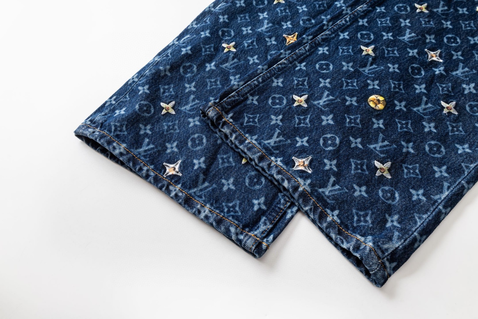 LOUIS VUITTON 路易威登 满印雏菊刺绣牛仔裤 休闲裤 长裤 裤子 蓝色 C5 1AJRNF