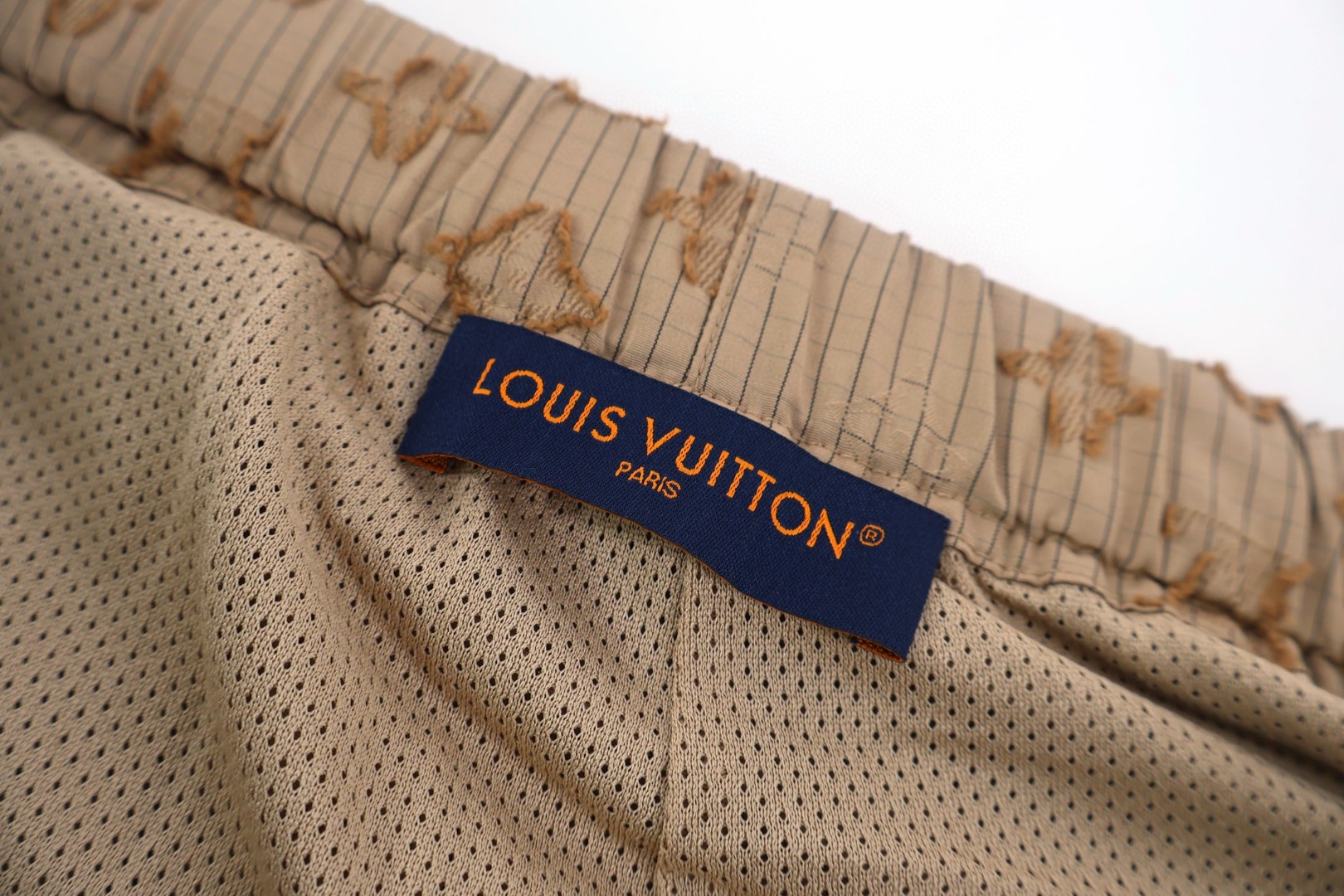 LOUIS VUITTON 路易威登 LV 腰带满印短裤 休闲裤 裤子 棕色 B0 1AK73N