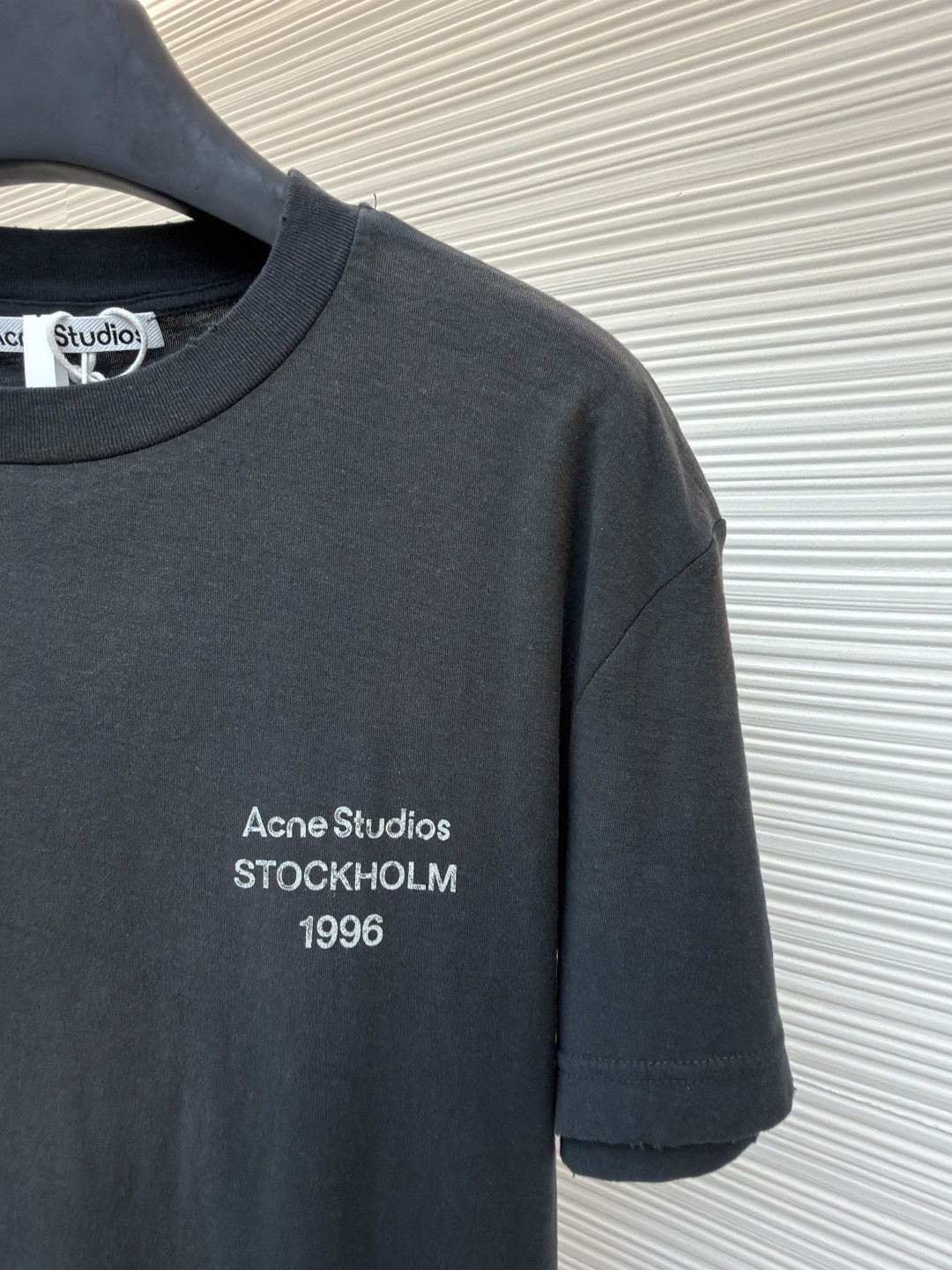 Acne Studios 胸前小标圆领T恤 短袖 女款 白色 黑色 A0 CL0492-AEG