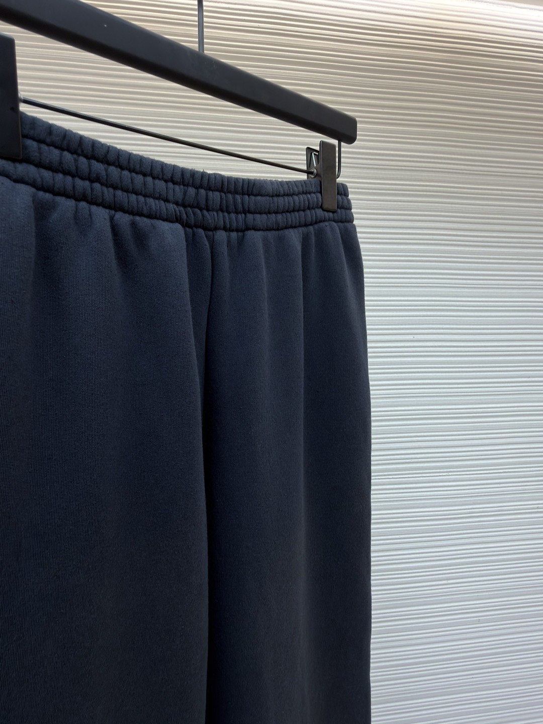 Acne Studios 1996后袋印花水洗运动裤 卫裤 休闲裤 长裤 裤子 黑色 A7