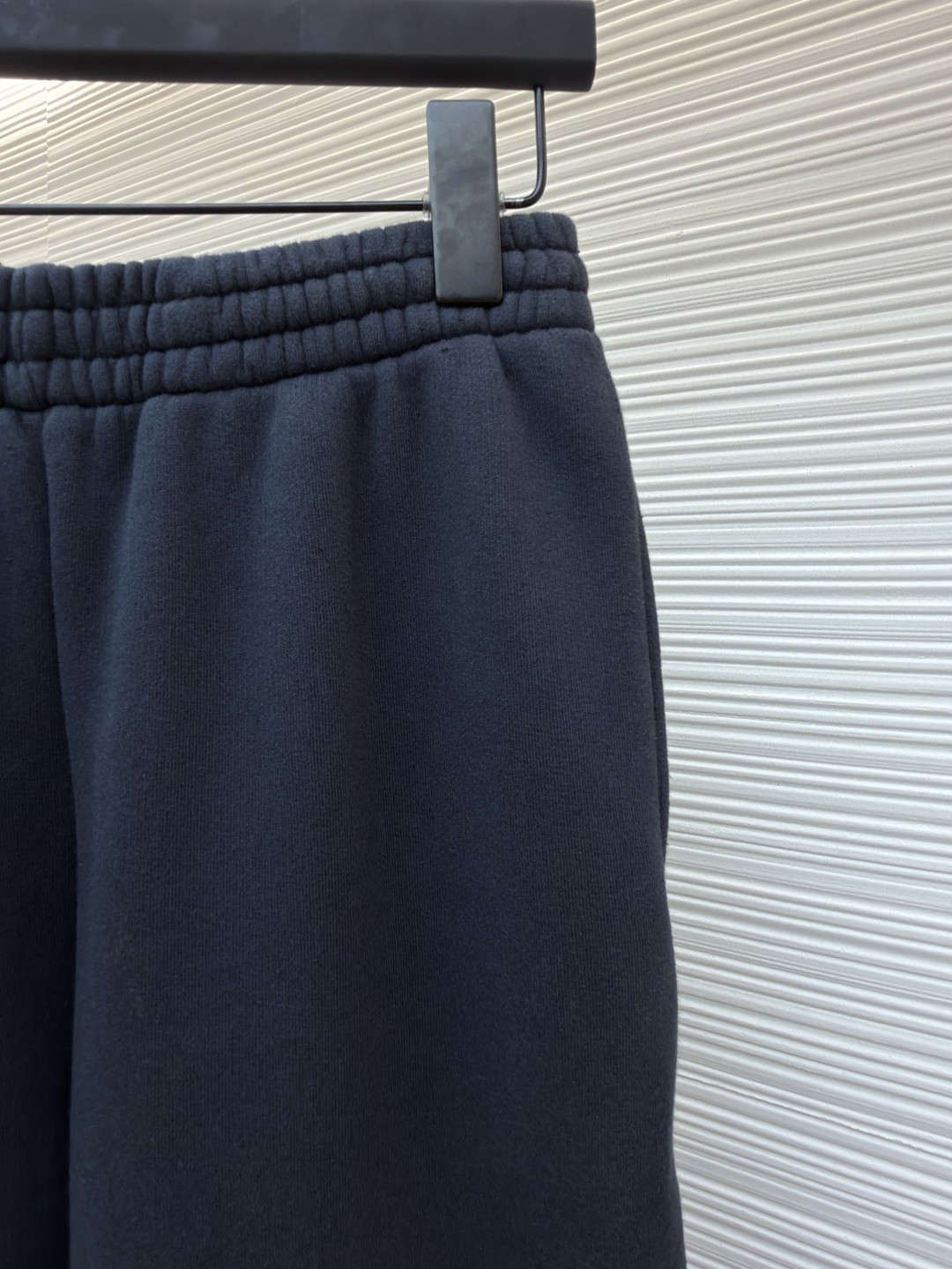 Acne Studios 1996后袋印花水洗运动裤 卫裤 休闲裤 长裤 裤子 黑色 A7