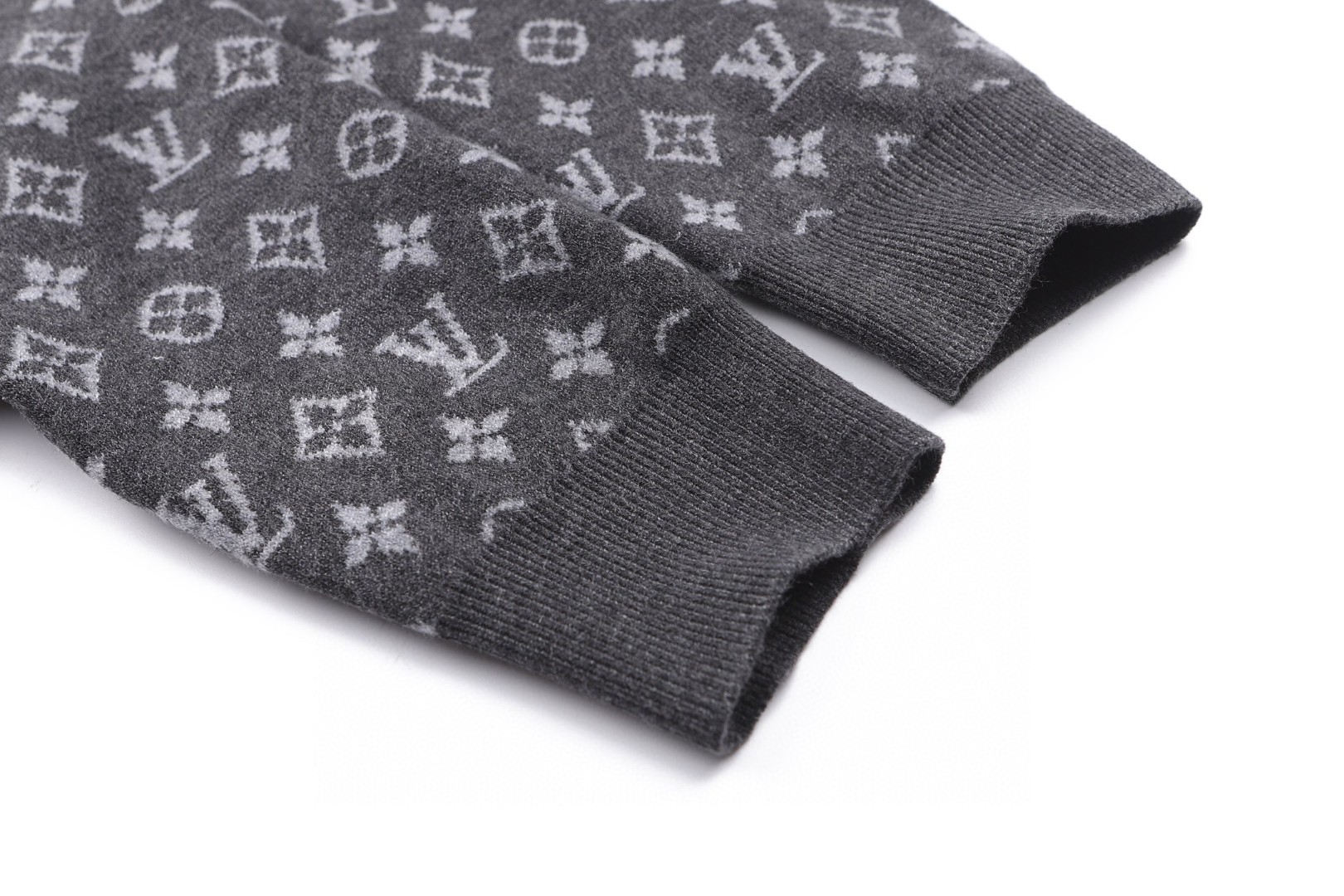 LOUIS VUITTON 路易威登 山羊绒混纺针织开衫 针织衫 毛衣 外套 灰色 B0 1AATM2