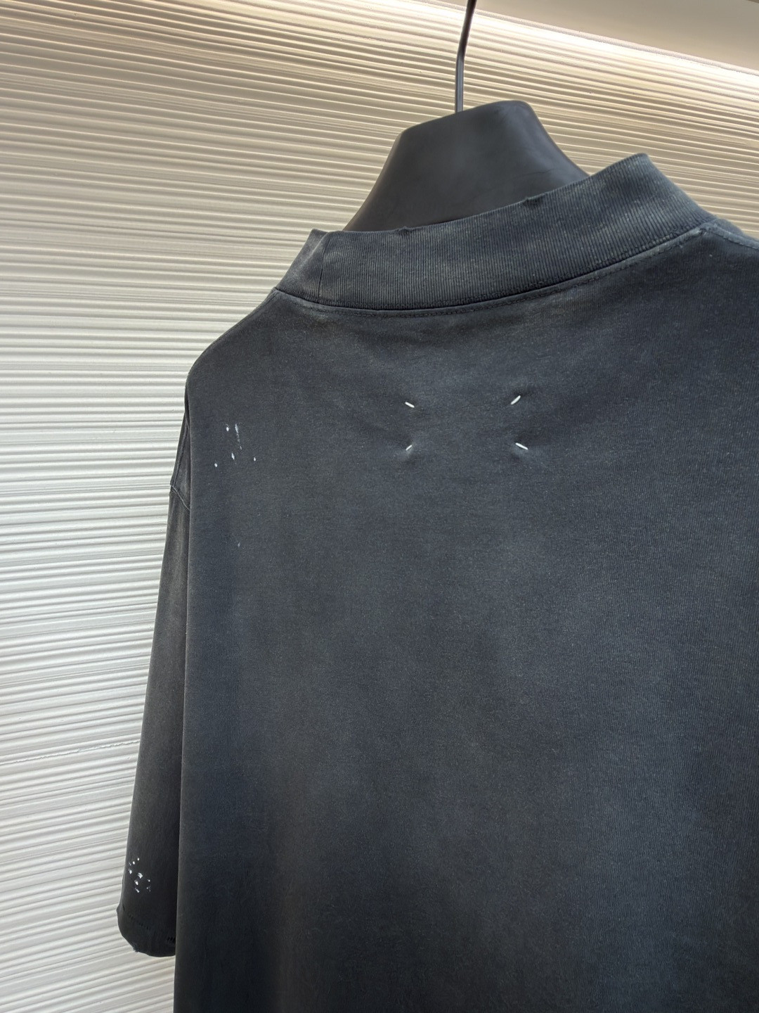 Maison Margiela 马吉拉 做旧涂鸦圆领短袖 T恤 套头 夏季 黑色 A0 S50GC0714S24567-861