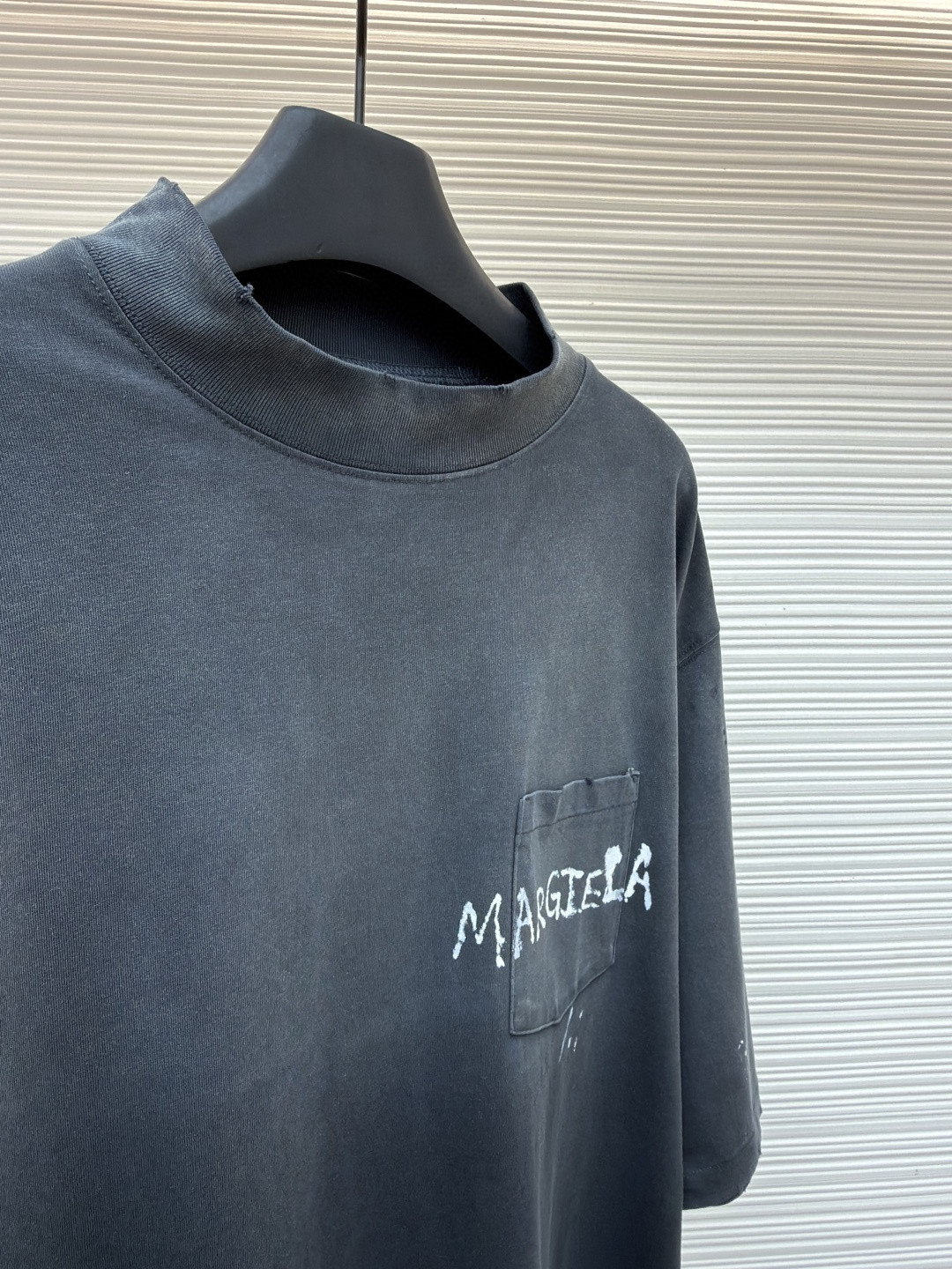 Maison Margiela 马吉拉 做旧涂鸦圆领短袖 T恤 套头 夏季 黑色 A0 S50GC0714S24567-861