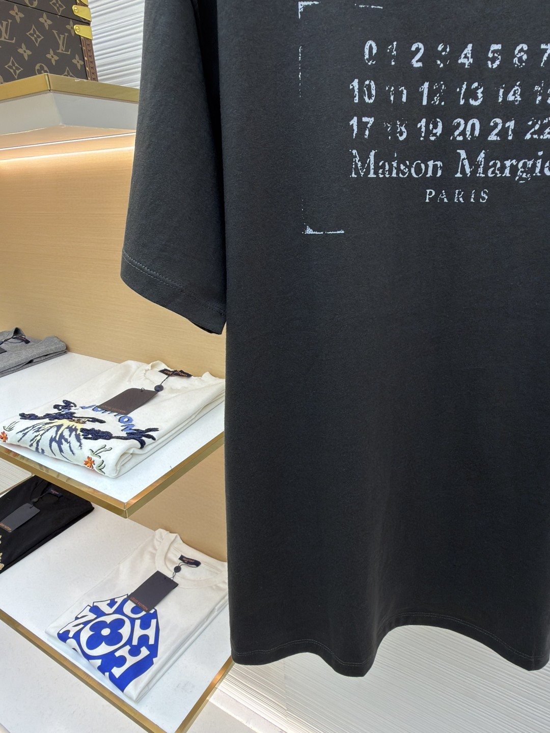 Maison Margiela 马吉拉 未完成刺绣印花圆领短袖 T恤 套头 夏季 卡其色 黑色 A0 