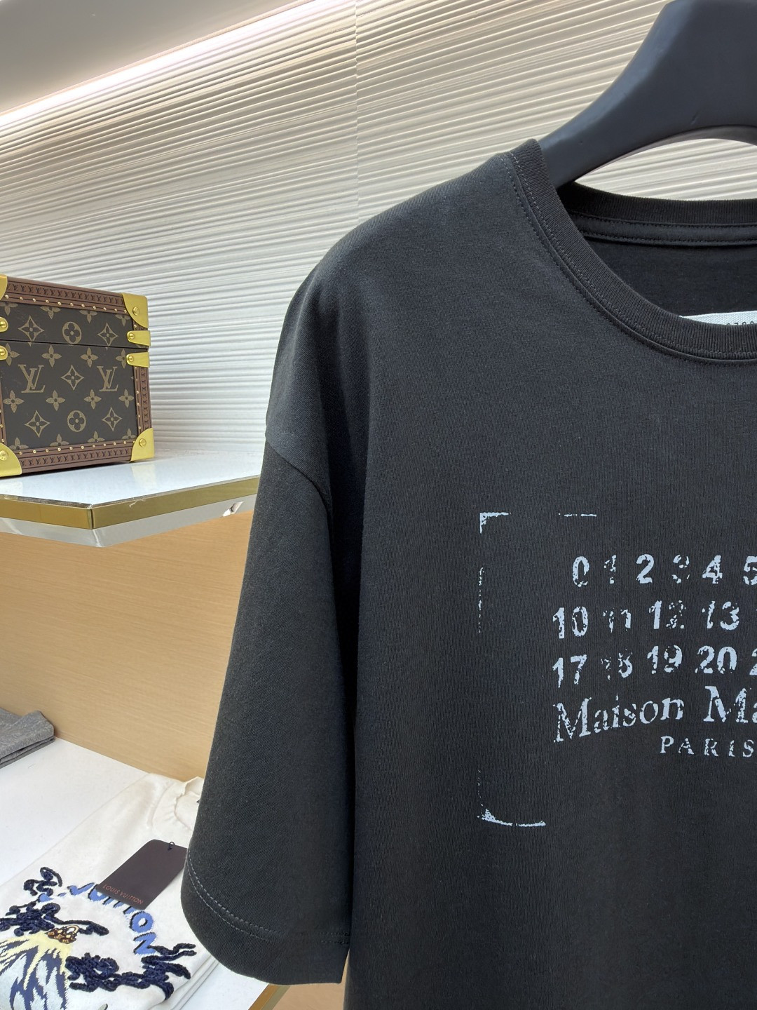 Maison Margiela 马吉拉 未完成刺绣印花圆领短袖 T恤 套头 夏季 卡其色 黑色 A0 