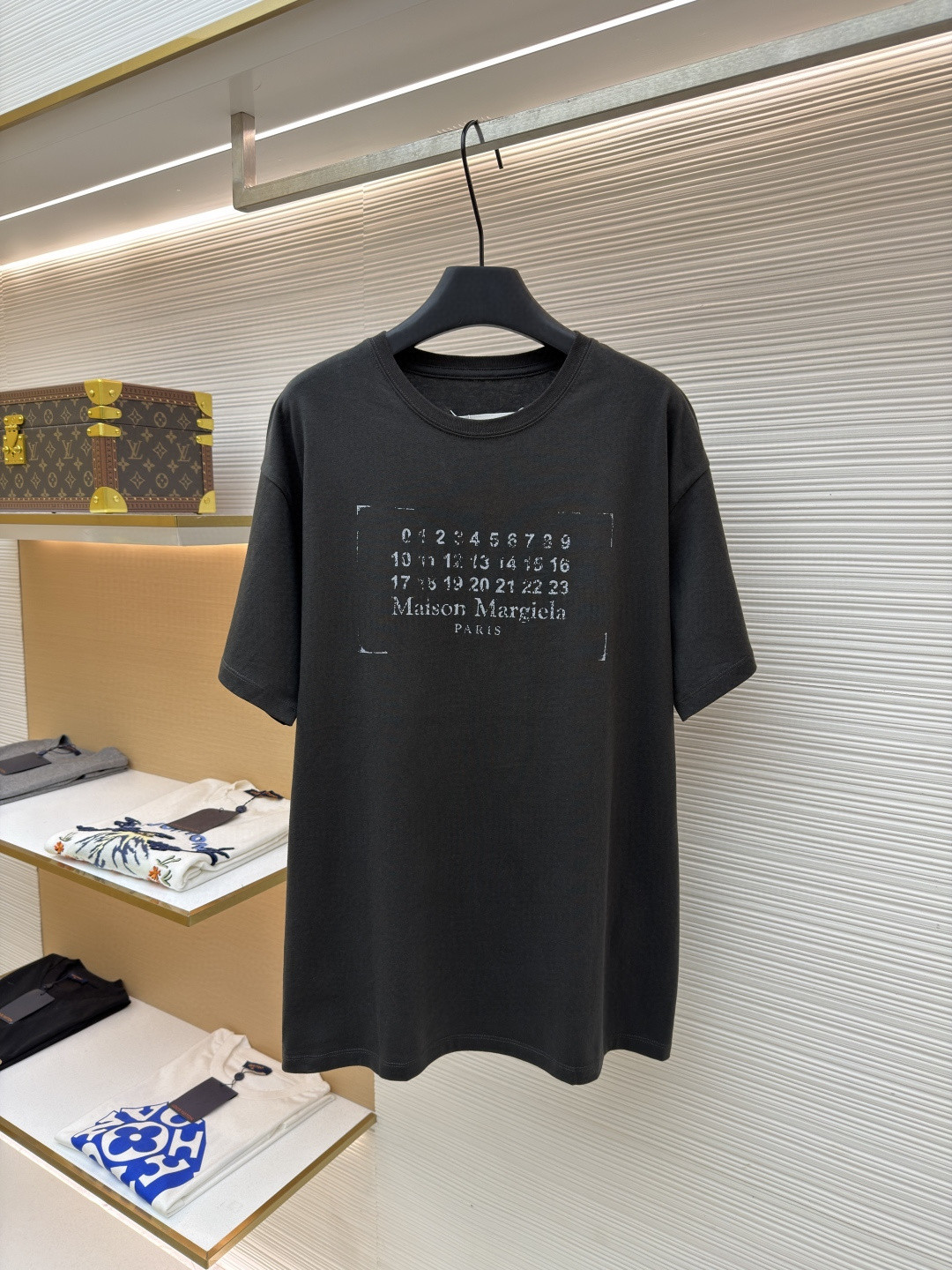 Maison Margiela 马吉拉 未完成刺绣印花圆领短袖 T恤 套头 夏季 卡其色 黑色 A0 