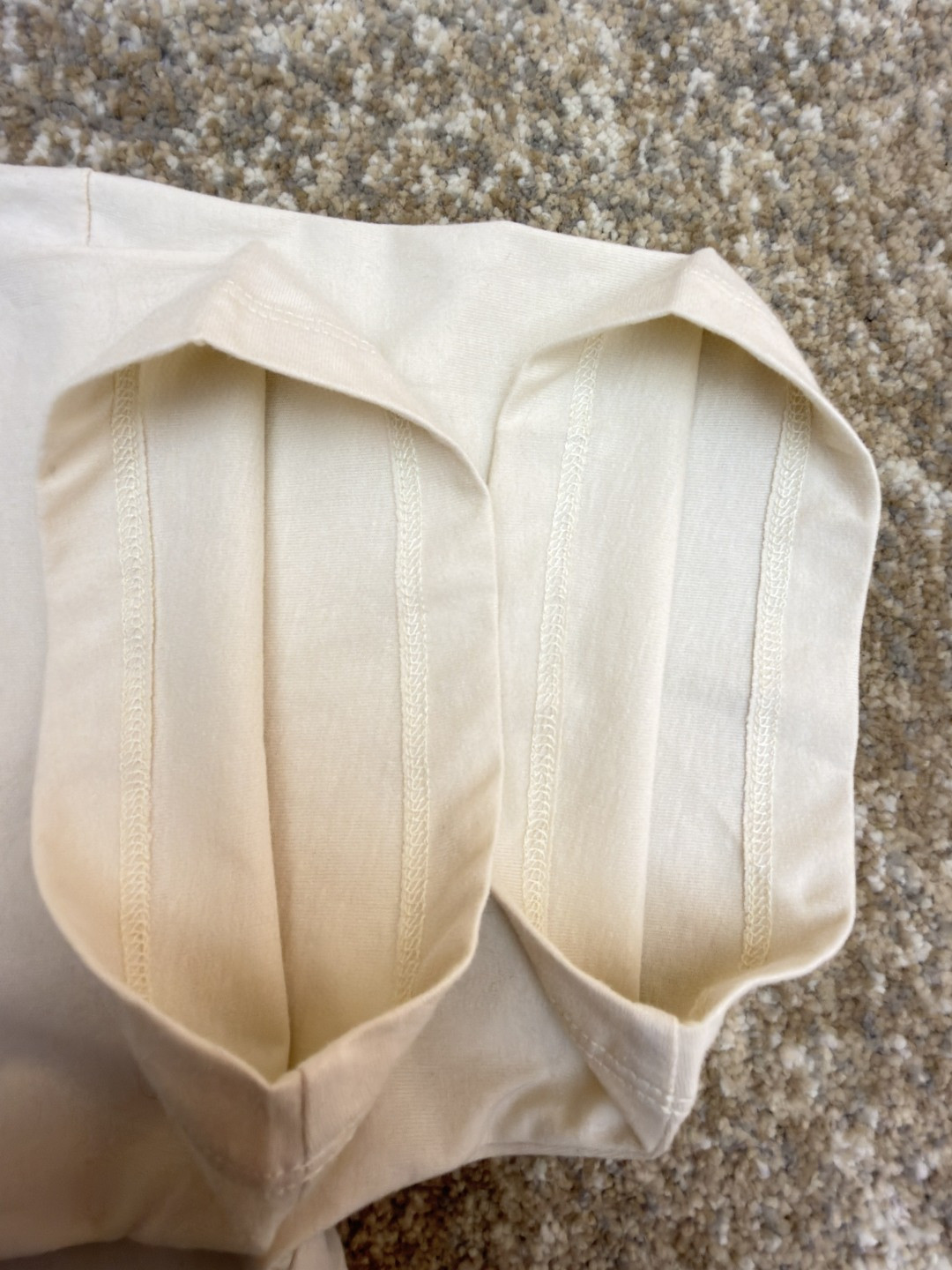 Maison Margiela 马吉拉 未完成刺绣印花圆领短袖 T恤 套头 夏季 卡其色 黑色 A0 