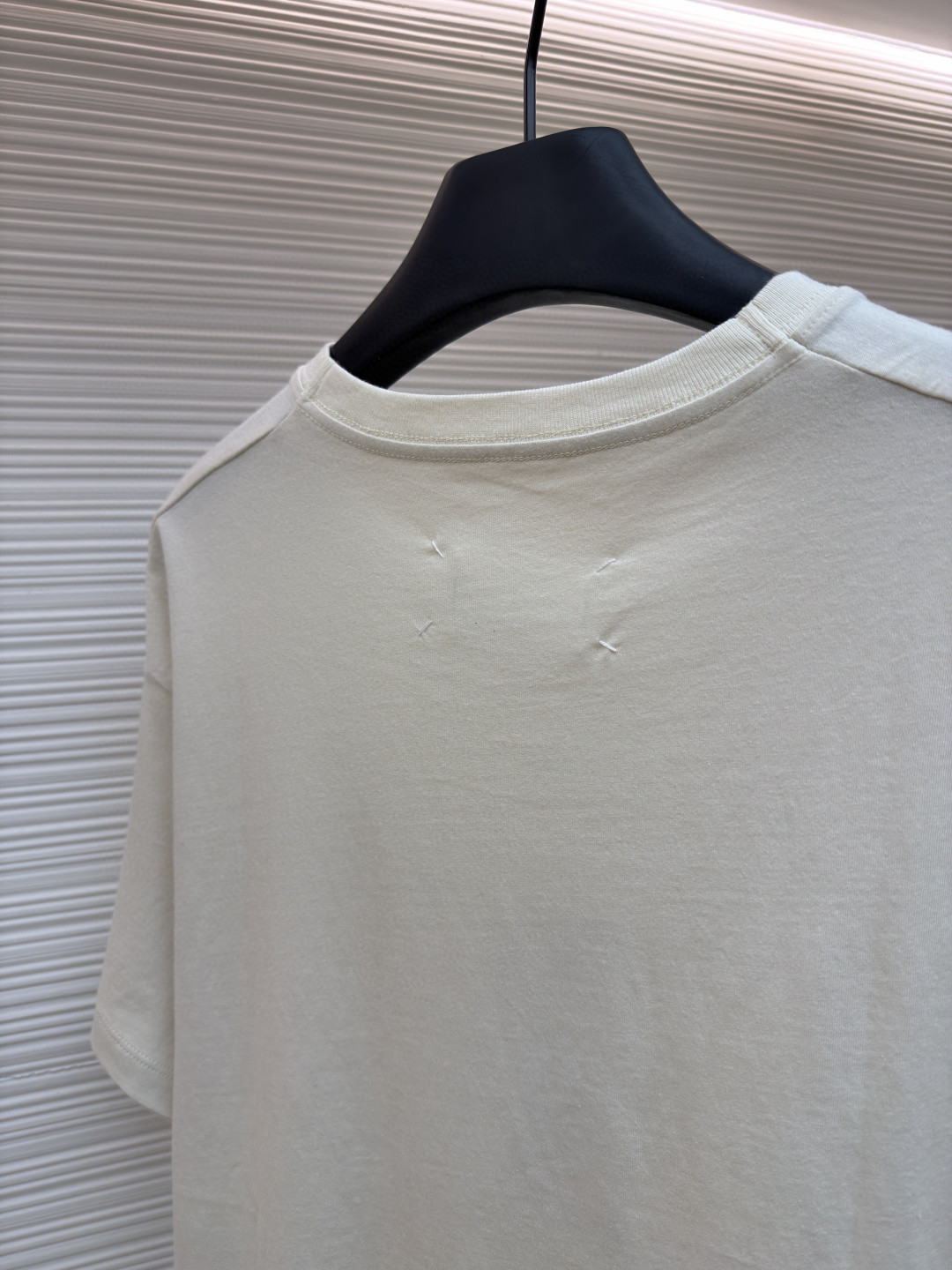 Maison Margiela 马吉拉 未完成刺绣印花圆领短袖 T恤 套头 夏季 卡其色 黑色 A0 