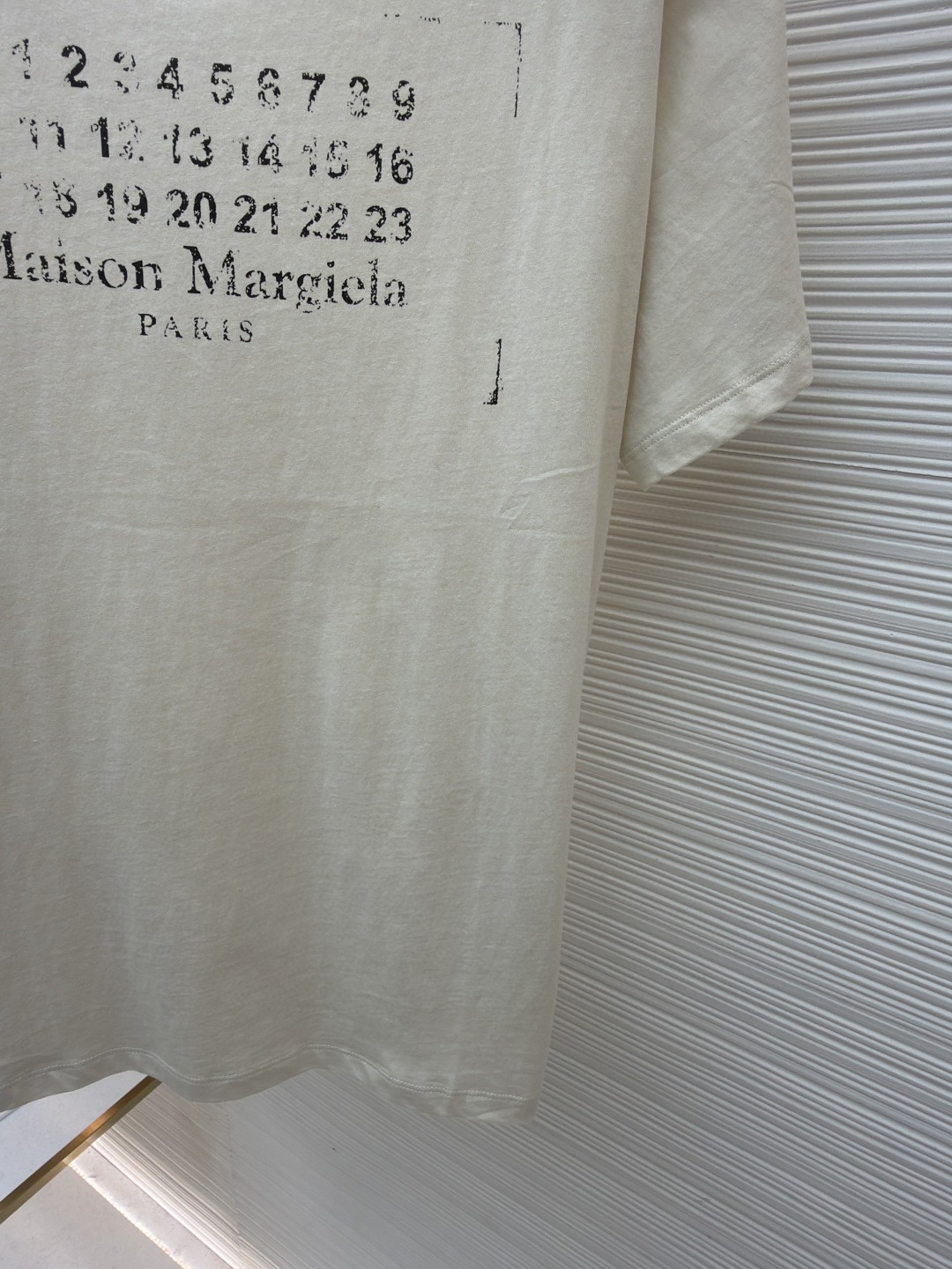 Maison Margiela 马吉拉 未完成刺绣印花圆领短袖 T恤 套头 夏季 卡其色 黑色 A0 