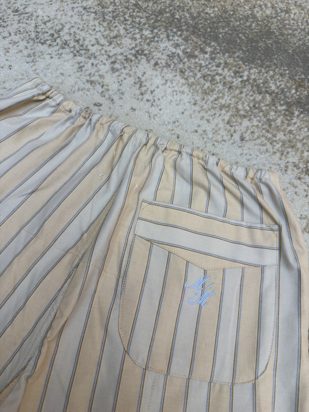 Maison Margiela 马吉拉条纹松紧腰直筒休闲裤 长裤 裤子 蓝灰色 奶杏色 B0 S50KA0713M35725