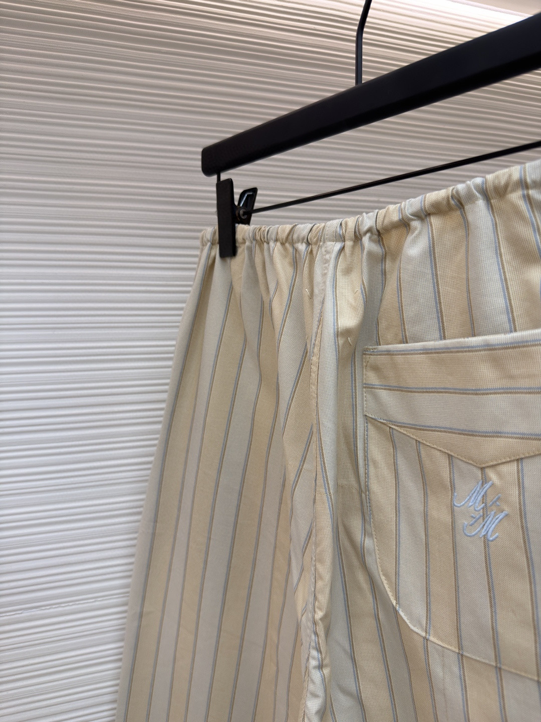Maison Margiela 马吉拉条纹松紧腰直筒休闲裤 长裤 裤子 蓝灰色 奶杏色 B0 S50KA0713M35725
