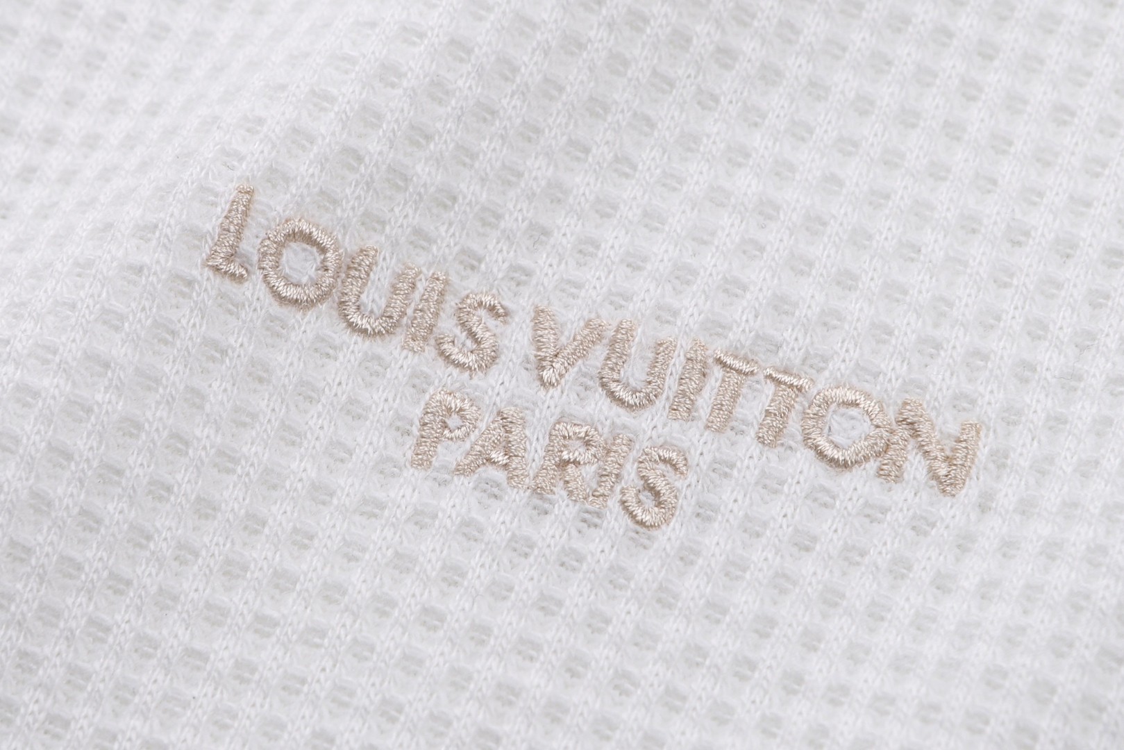 LOUIS VUITTON 路易威登 刺绣标识华夫格长袖T恤 打底衫 白色 A5 1AK7F2