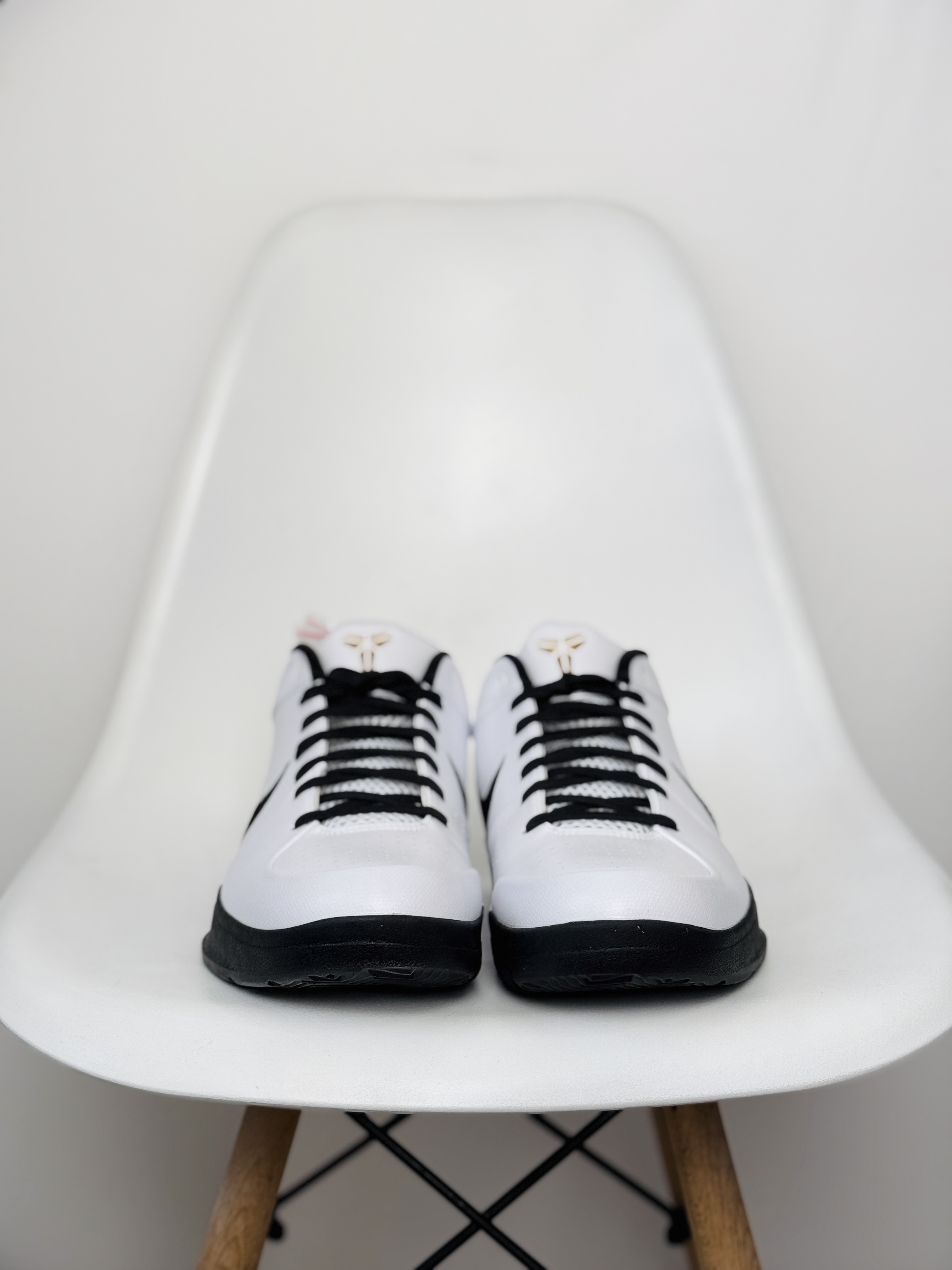 H12 Kobe 4 Protro "Mambacita" Gigi Bryant 紀念款 低筒 前掌泡棉 后掌气垫  篮球 鞋 波鞋 街道休闲鞋 实战 男生球鞋  黑白FJ9363-100