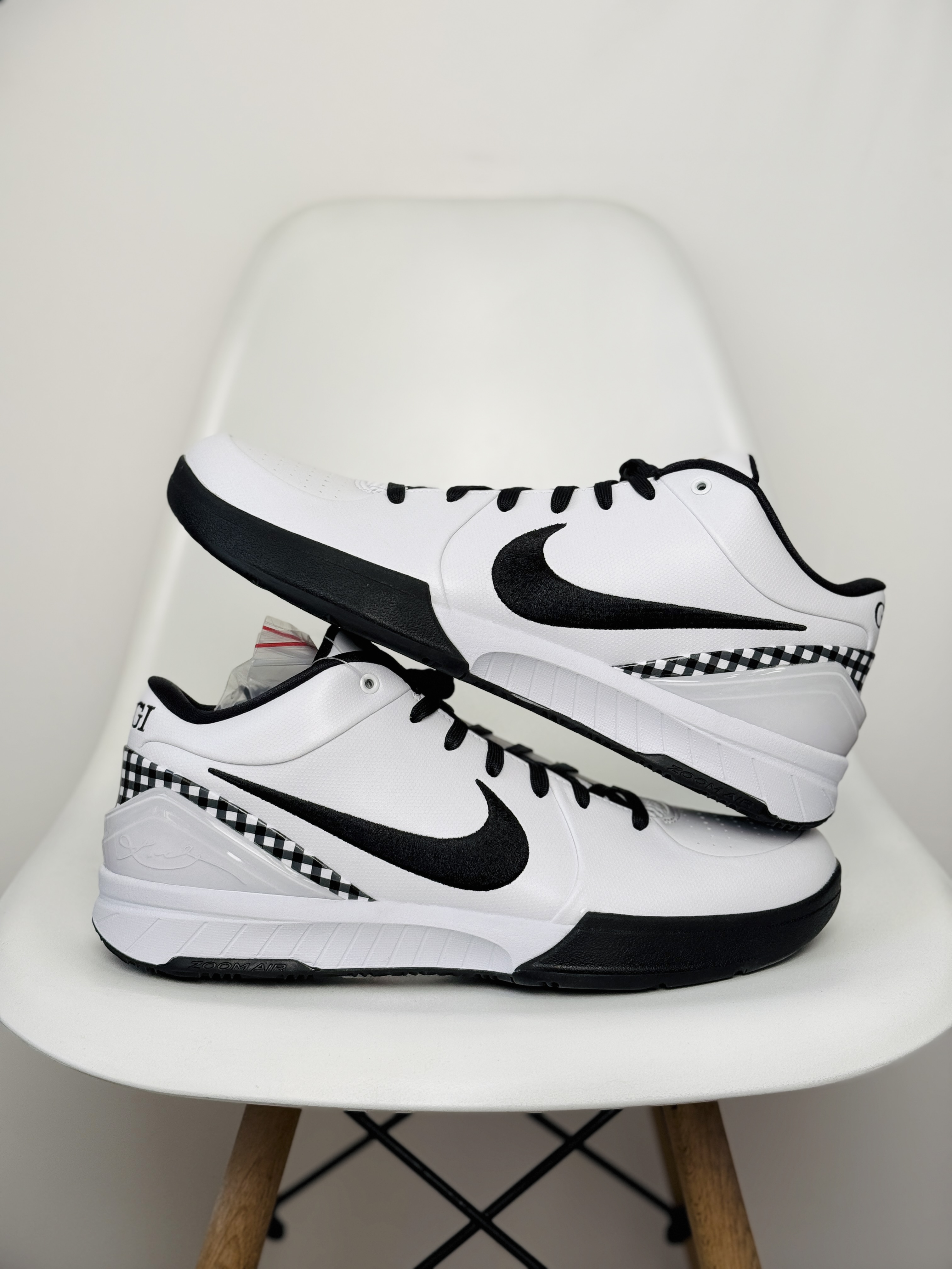 H12 Kobe 4 Protro "Mambacita" Gigi Bryant 紀念款 低筒 前掌泡棉 后掌气垫  篮球 鞋 波鞋 街道休闲鞋 实战 男生球鞋  黑白FJ9363-100