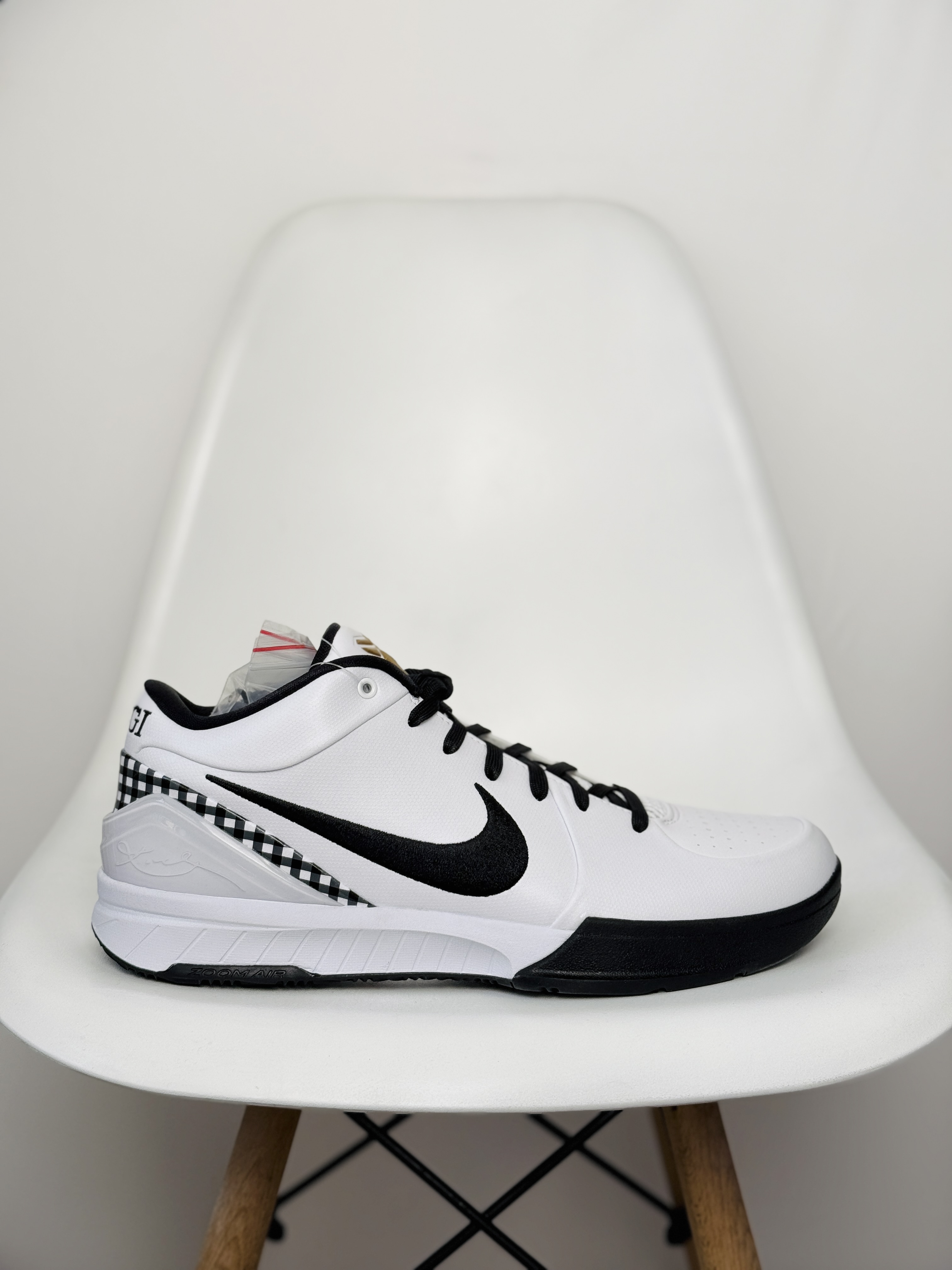 H12 Kobe 4 Protro "Mambacita" Gigi Bryant 紀念款 低筒 前掌泡棉 后掌气垫  篮球 鞋 波鞋 街道休闲鞋 实战 男生球鞋  黑白FJ9363-100