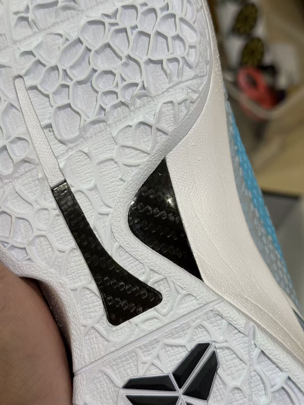 H12 Kobe6  前掌Zoom Turbo 气垫 后掌EVA缓震 低筒 球鞋 籃球鞋 實戰鞋 真碳板 男鞋 波鞋 克拉克北卡蓝 IO3672-400