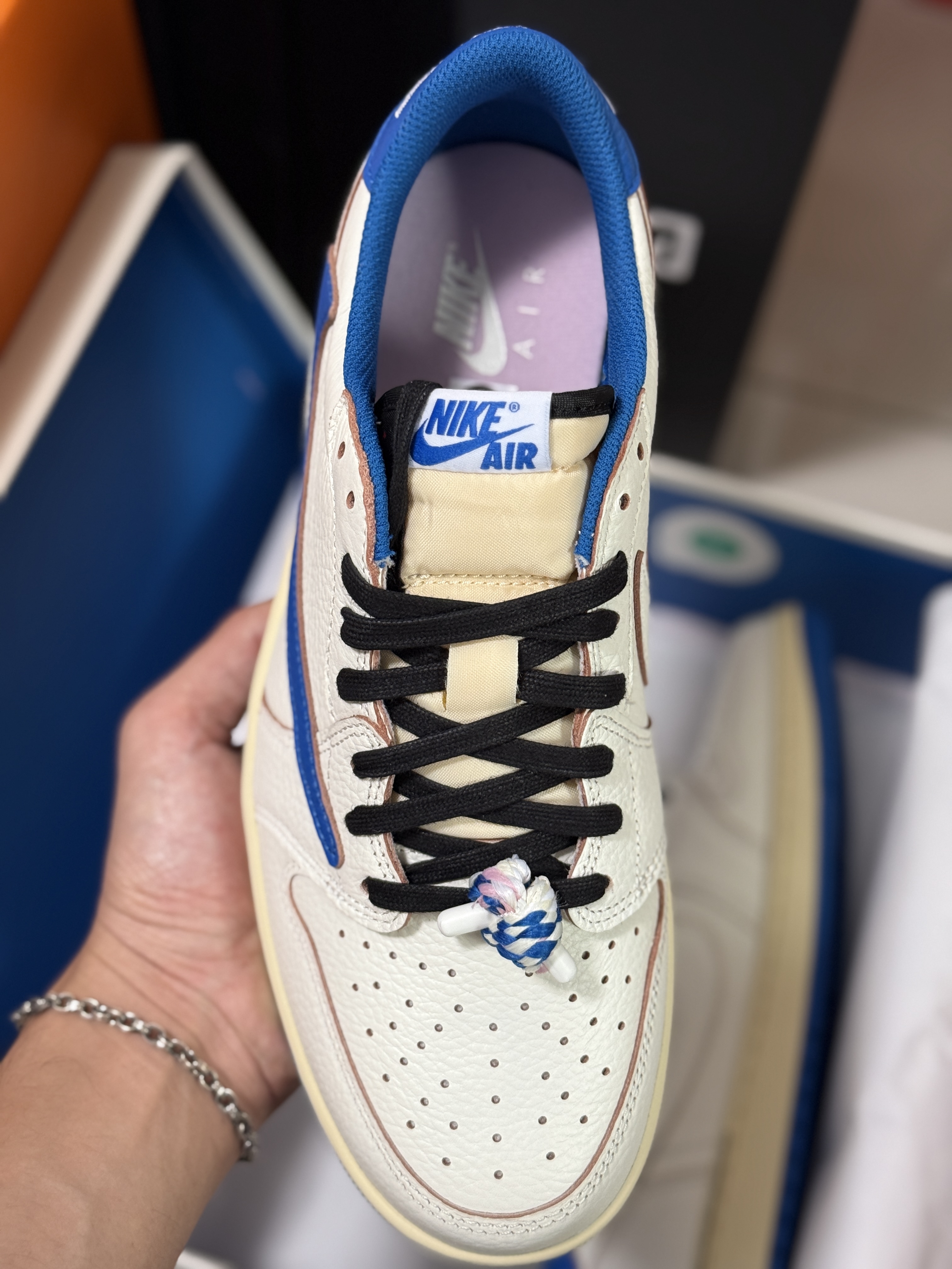  天花板 Travis Scott x Air Jordan 1 Low Fragment AJ1 倒钩 低筒 倒钩 板鞋 篮球鞋 波鞋 男女同款 闪电2.0 蓝色 DM7866-104