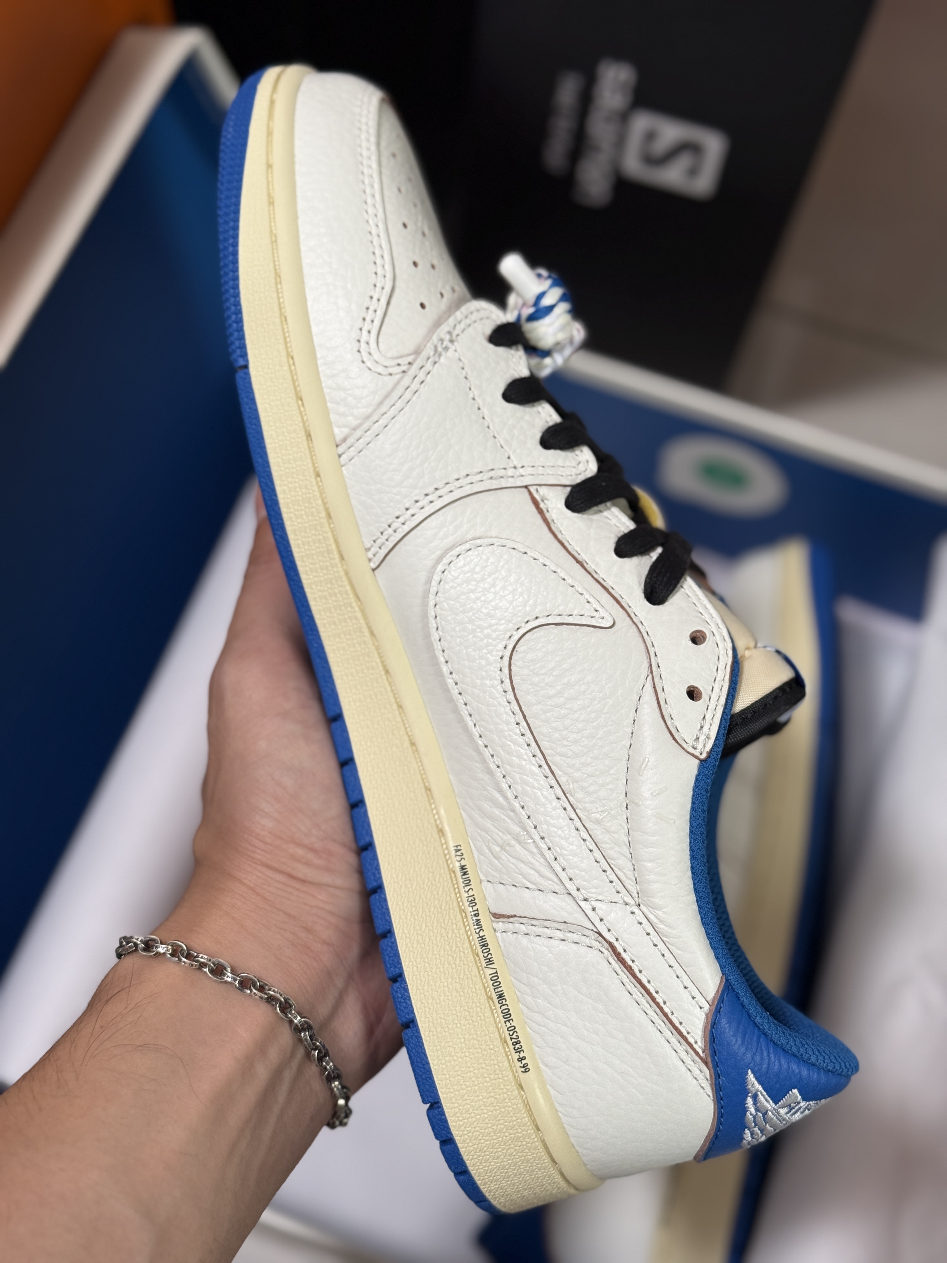  天花板 Travis Scott x Air Jordan 1 Low Fragment AJ1 倒钩 低筒 倒钩 板鞋 篮球鞋 波鞋 男女同款 闪电2.0 蓝色 DM7866-104