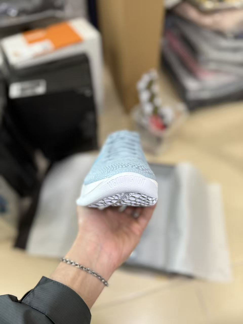 H12 Kobe6  前掌Zoom Turbo 气垫 后掌EVA缓震 低筒 球鞋 籃球鞋 實戰鞋 真碳板 男鞋 波鞋 克拉克北卡蓝 IO3672-400