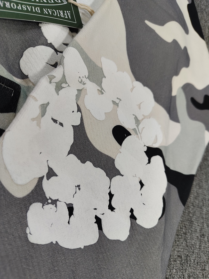 Denim Tears DT 木棉花 花环 图案 发泡印花  拉链 外套  迷彩灰白黑-B0