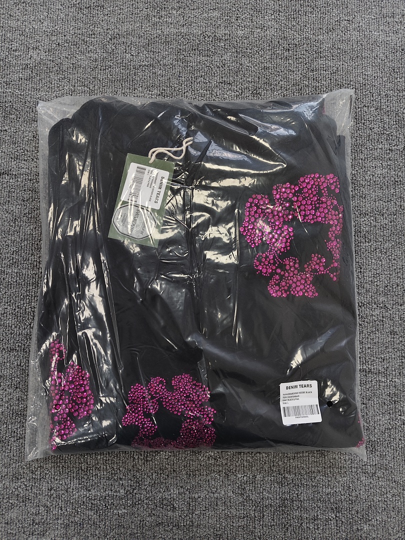 Denim Tears DT 木棉花 花环 图案 发泡  连帽卫衣 黑色 粉钻-B0