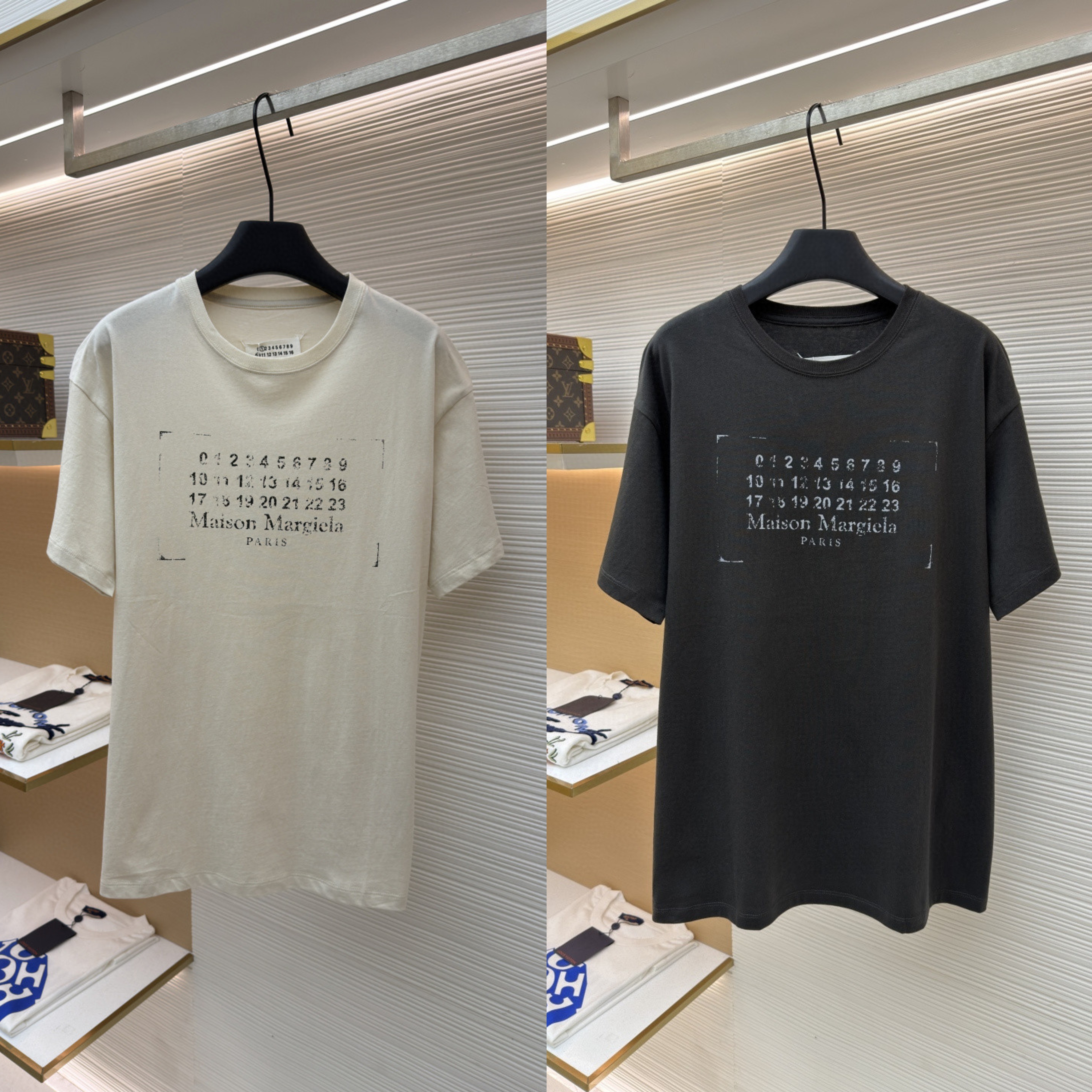 Maison Margiela 马吉拉 未完成刺绣印花圆领短袖 T恤 套头 夏季 卡其色 黑色 A0 