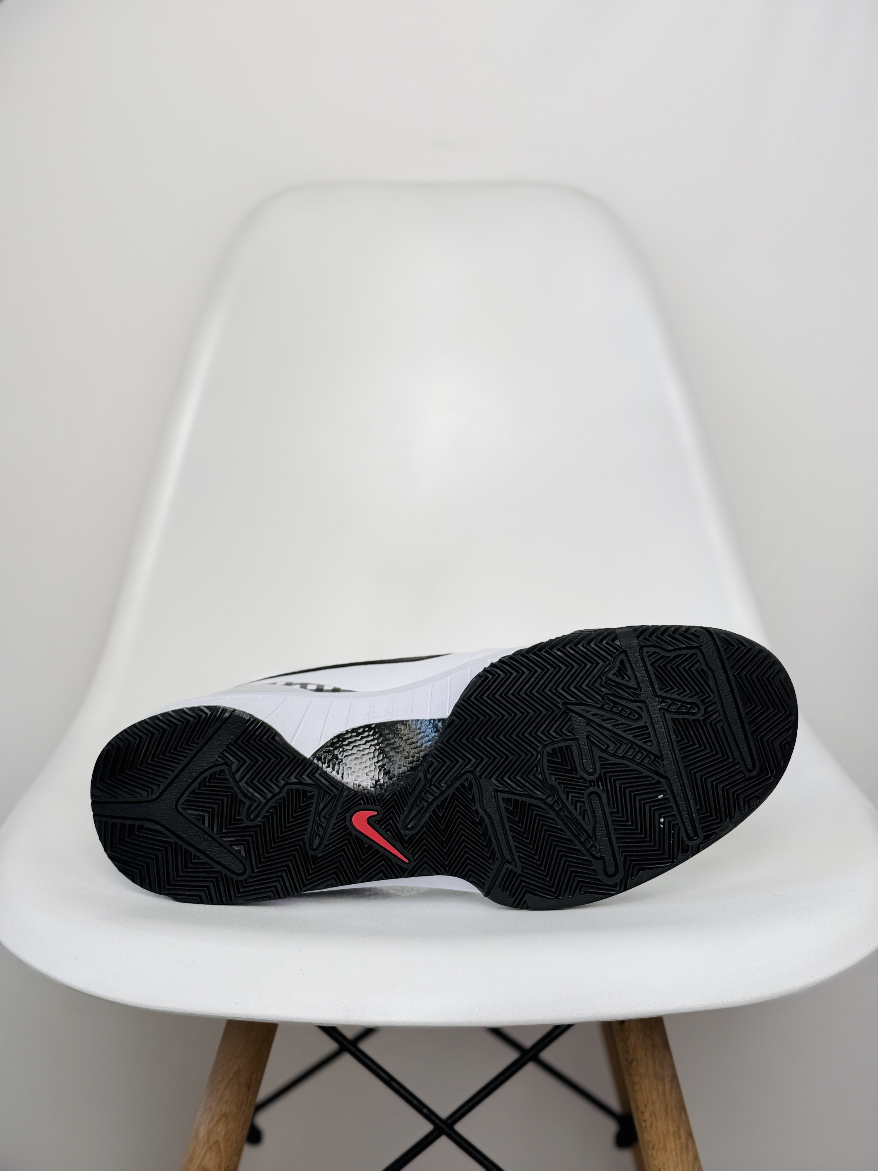 H12 Kobe 4 Protro "Mambacita" Gigi Bryant 紀念款 低筒 前掌泡棉 后掌气垫  篮球 鞋 波鞋 街道休闲鞋 实战 男生球鞋  黑白FJ9363-100