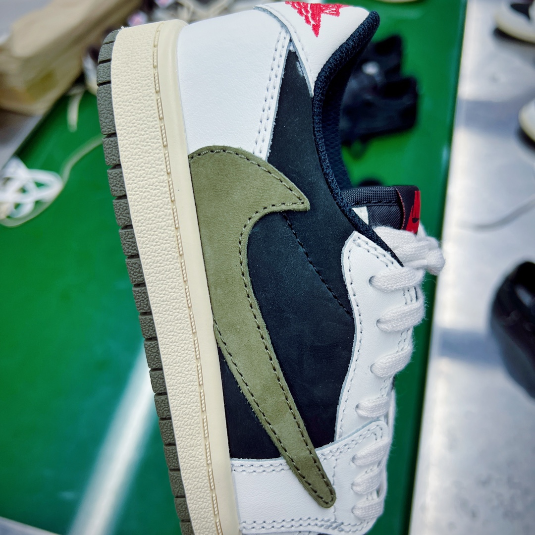 童鞋 Travis Scott x Air Jordan AJ1 Low OG TS 联名 倒钩低帮  复古休闲 板鞋 中童鞋 黑绿5.0 DZ5909-106
