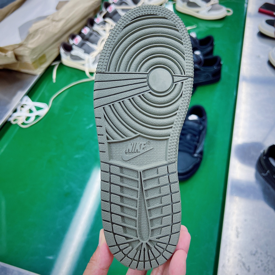 童鞋 Travis Scott x Air Jordan AJ1 Low OG TS 联名 倒钩低帮  复古休闲 板鞋 中童鞋 黑绿5.0 DZ5909-106