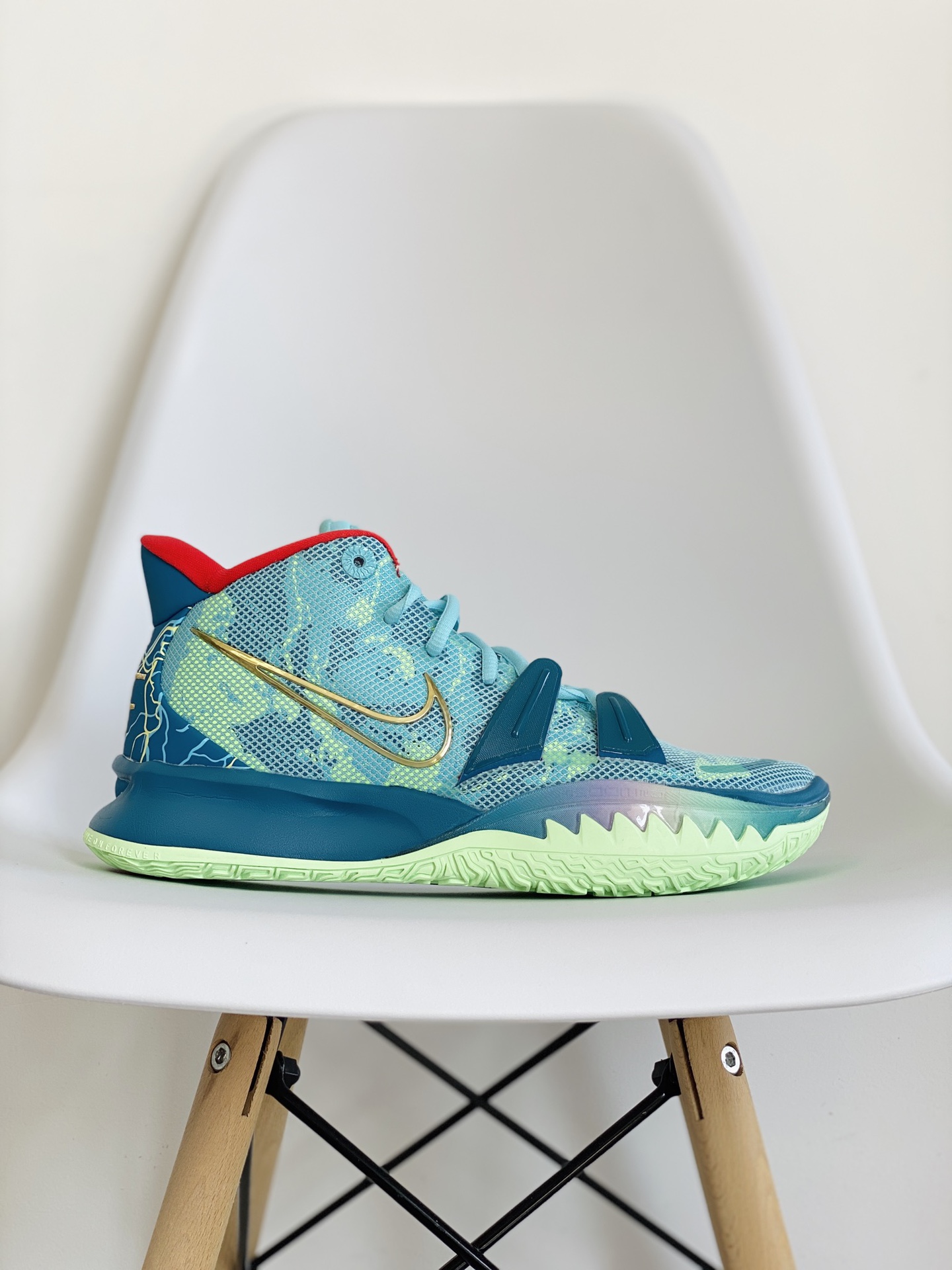 KYRIE 欧文 7  低筒 实战鞋 篮球鞋 球鞋 运动鞋 男鞋   电影主题  湖水绿