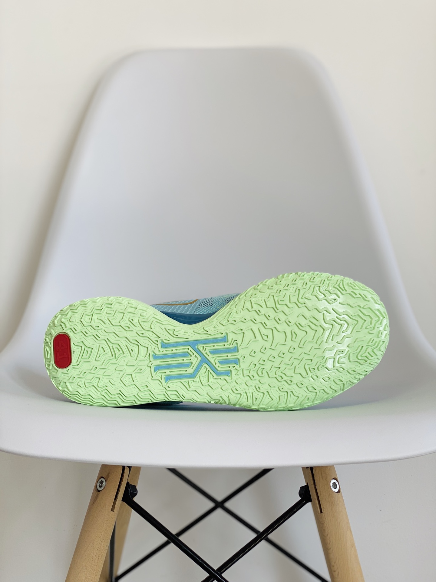 KYRIE 欧文 7  低筒 实战鞋 篮球鞋 球鞋 运动鞋 男鞋   电影主题  湖水绿