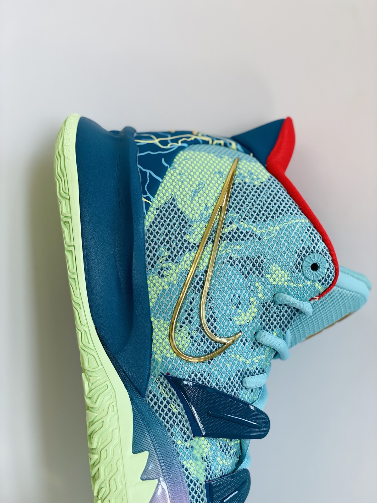 KYRIE 欧文 7  低筒 实战鞋 篮球鞋 球鞋 运动鞋 男鞋   电影主题  湖水绿