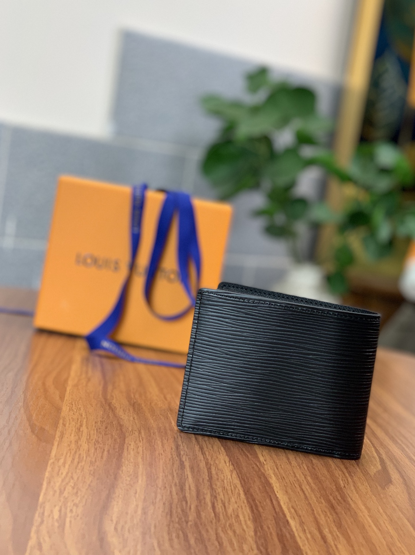  LOUIS VUITTON 路易威登  水波纹  短夹 小牛皮 钱夹 钱包 男女同款 黑色   M64002