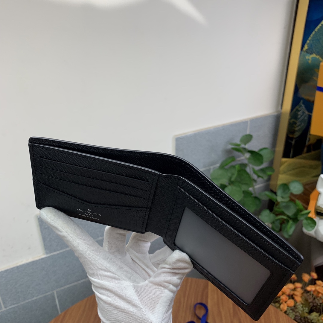  LOUIS VUITTON 路易威登  水波纹  短夹 小牛皮 钱夹 钱包 男女同款 黑色   M64002