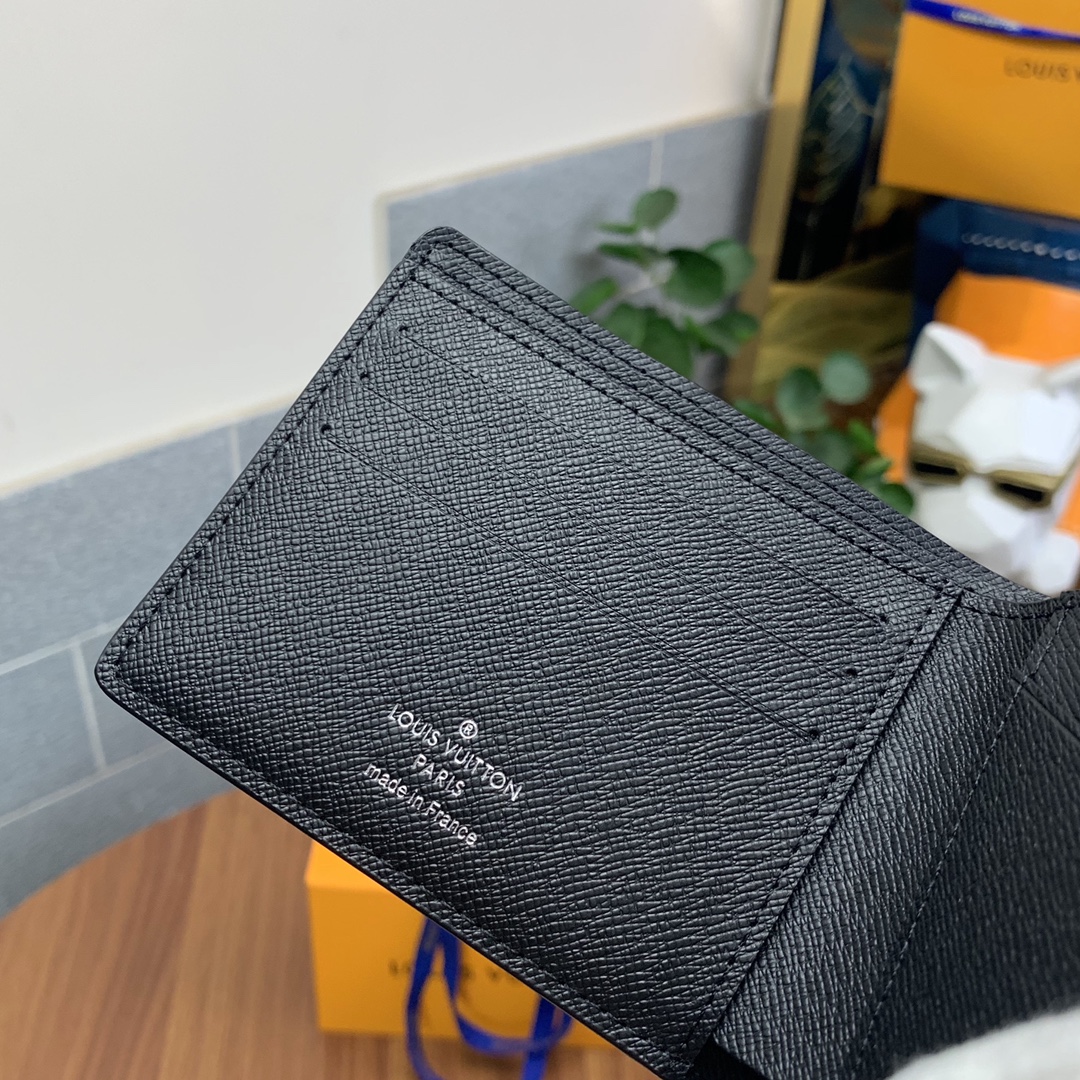  LOUIS VUITTON 路易威登  水波纹  短夹 小牛皮 钱夹 钱包 男女同款 黑色   M60662