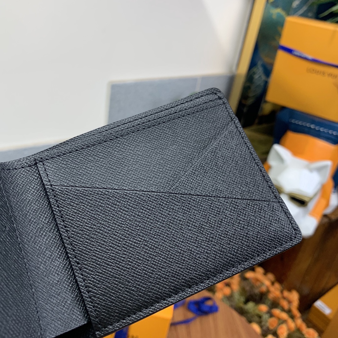  LOUIS VUITTON 路易威登  水波纹  短夹 小牛皮 钱夹 钱包 男女同款 黑色   M60662