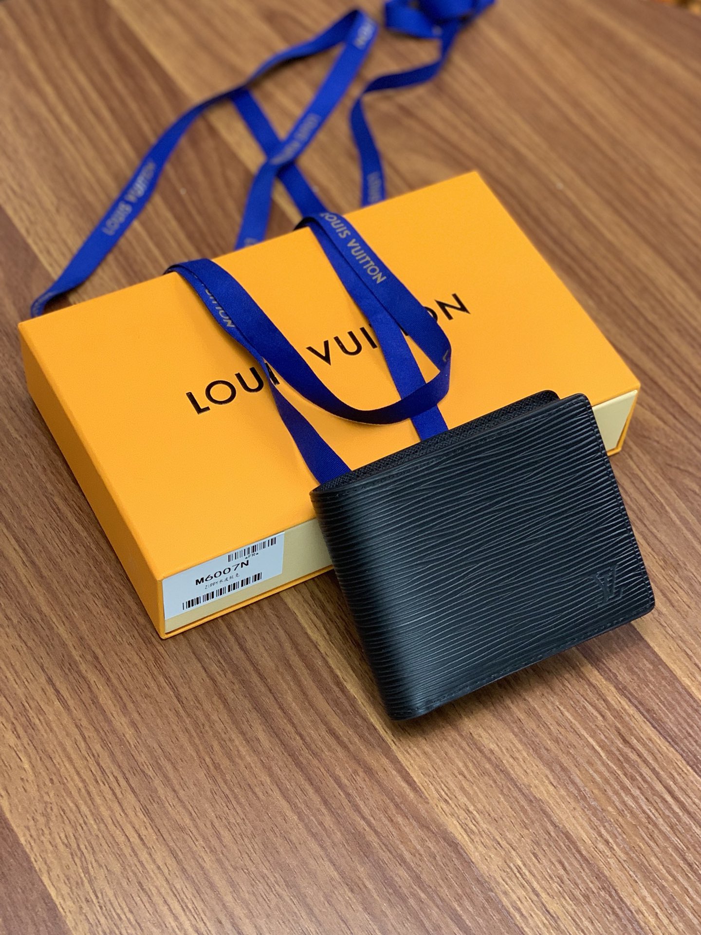  LOUIS VUITTON 路易威登  水波纹  短夹 小牛皮 钱夹 钱包 男女同款 黑色   M60662