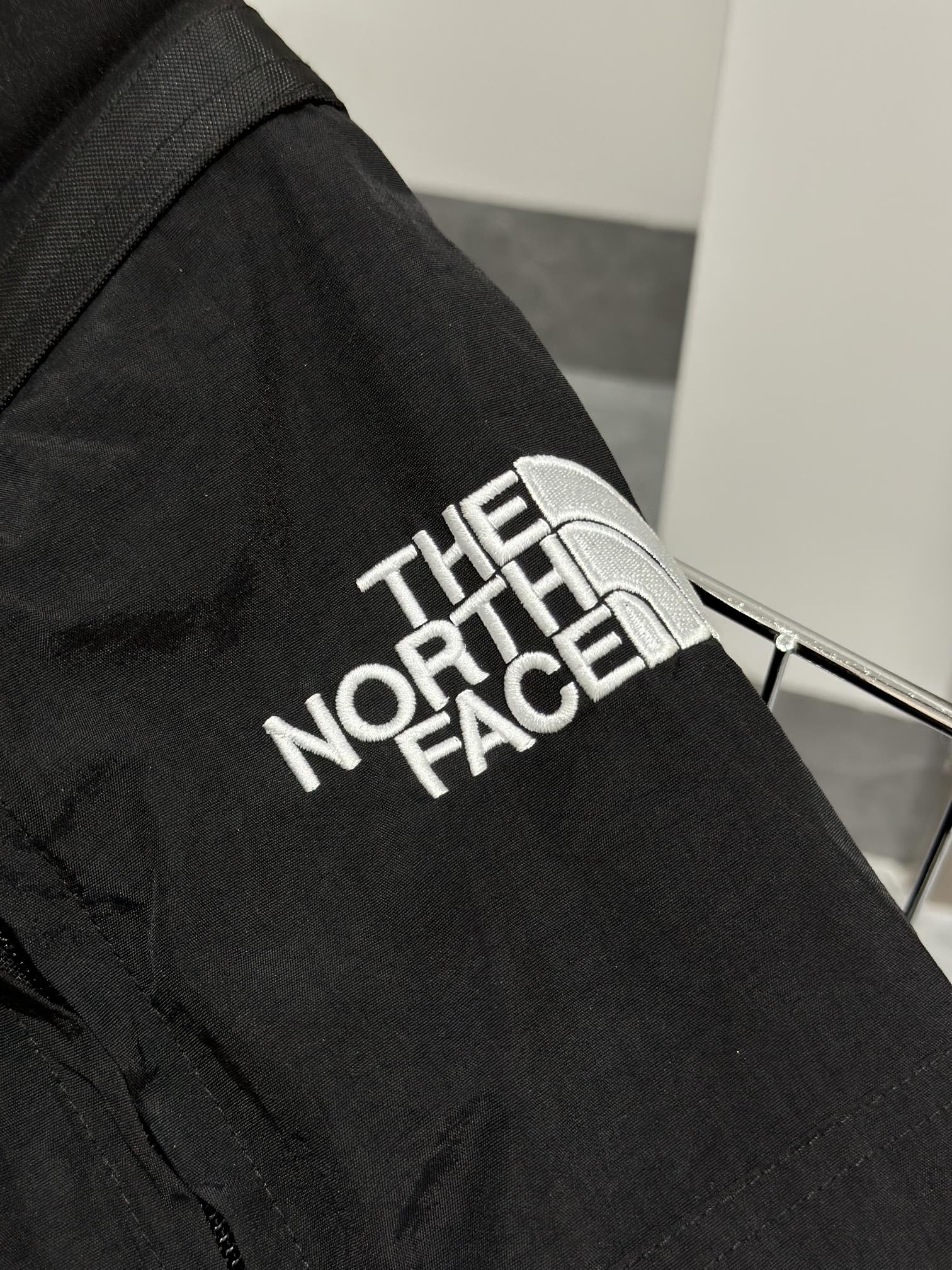  Supreme The North Face FW22  Jacket  Black 聯名款 黑色  连帽冲锋衣 夾克 防水 防風 外套 男款 女款 SUP-FW22-574