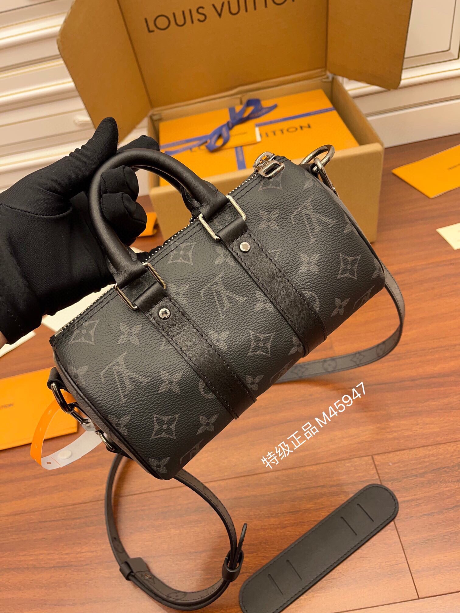  LOUIS VUITTON  Keepall XS  经典老花满印拉链开合 托特包 单肩包 斜挎包 手提包  男女同款  黑色  M45947