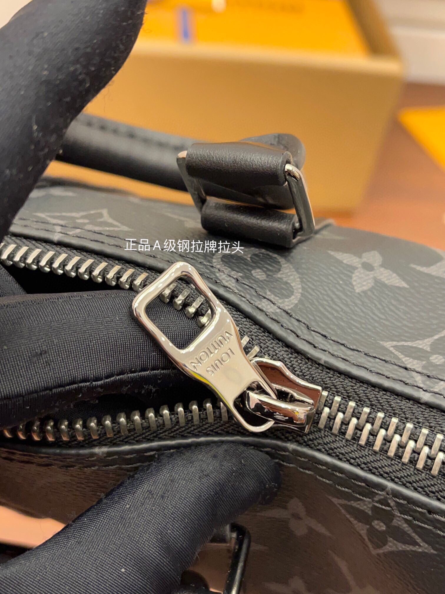  LOUIS VUITTON  Keepall XS  经典老花满印拉链开合 托特包 单肩包 斜挎包 手提包  男女同款  黑色  M45947