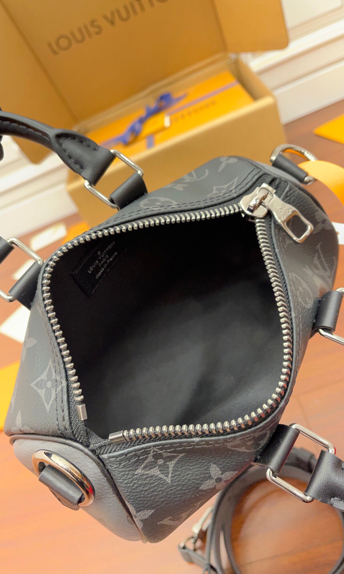  LOUIS VUITTON  Keepall XS  经典老花满印拉链开合 托特包 单肩包 斜挎包 手提包  男女同款  黑色  M45947