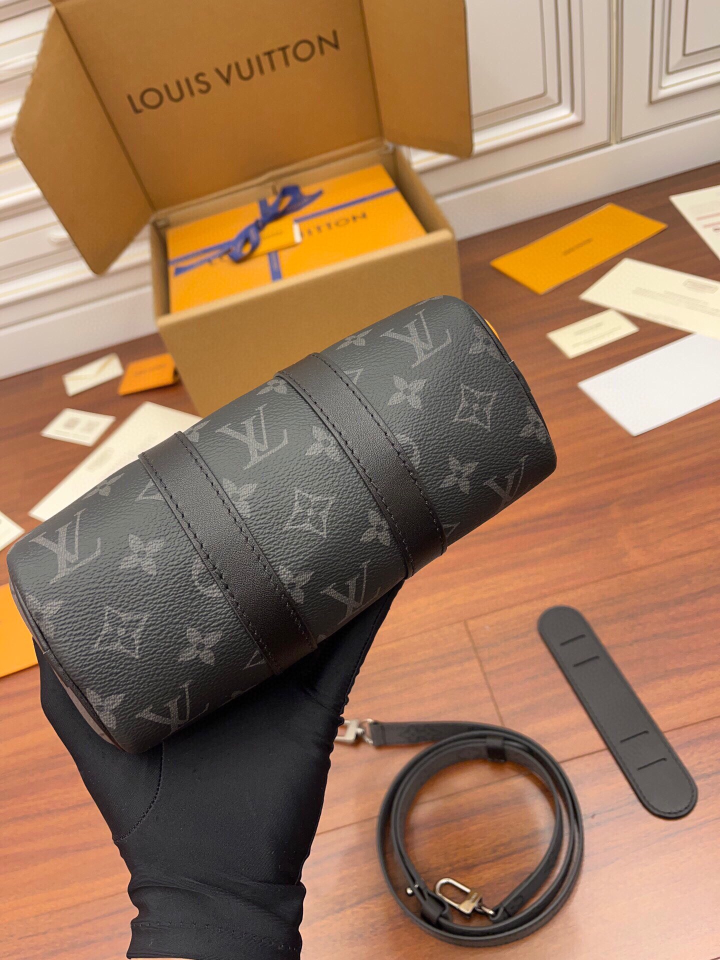  LOUIS VUITTON  Keepall XS  经典老花满印拉链开合 托特包 单肩包 斜挎包 手提包  男女同款  黑色  M45947