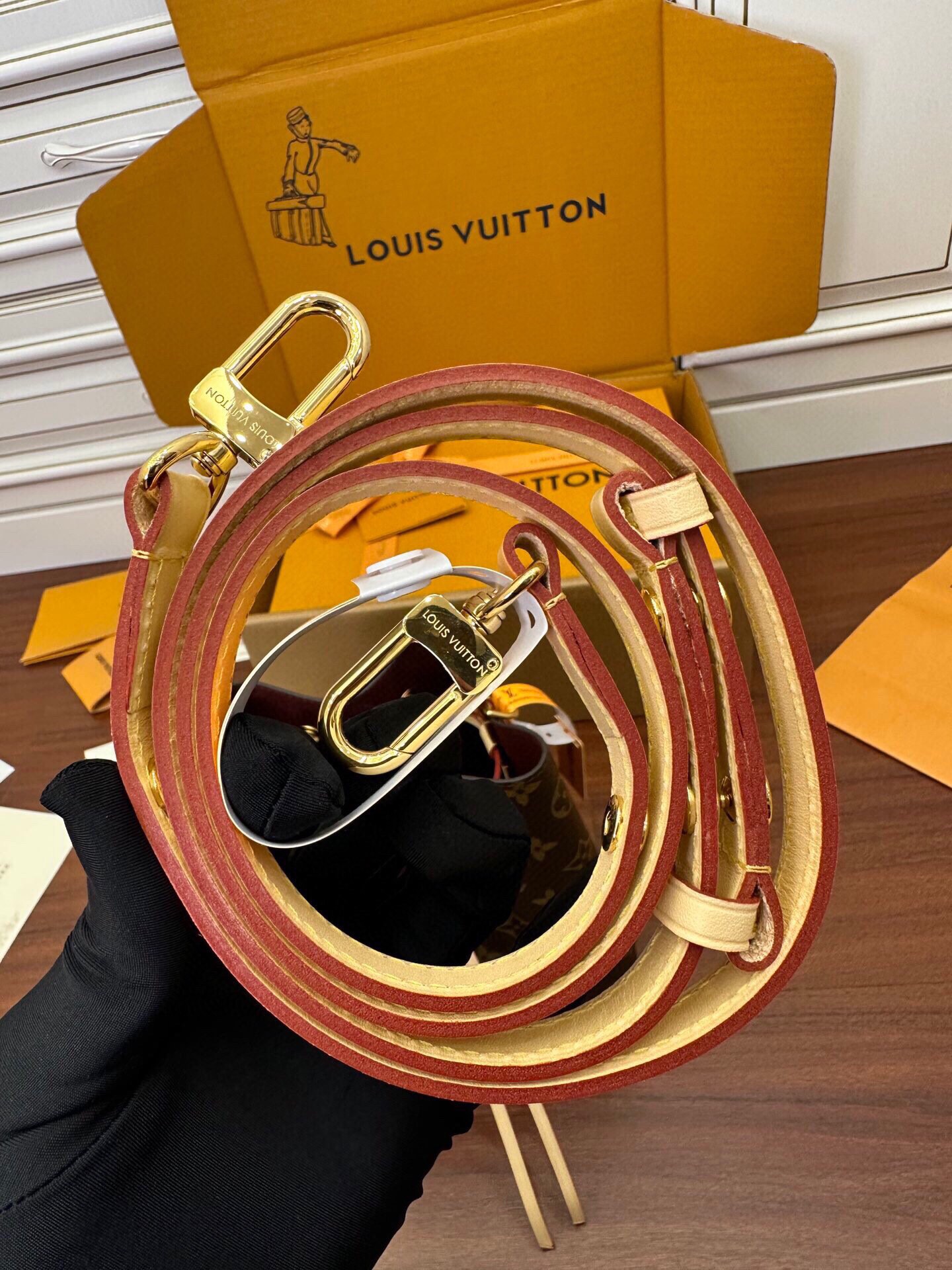  LOUIS VUITTON  Neonoe BB  经典老花满印拉链开合 水桶包 托特包 单肩包 斜挎包 手提包  男女同款  棕色 M46581