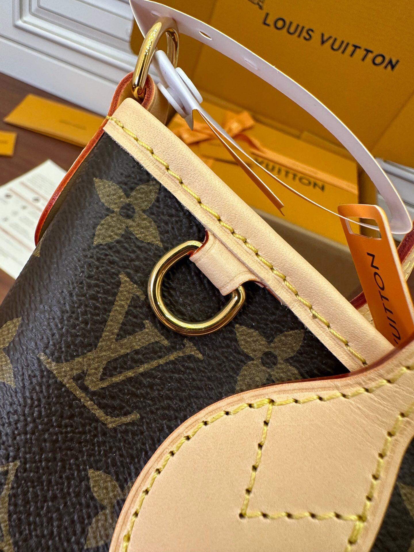  LOUIS VUITTON  Neverfull 经典老花满印拉链 可拆卸肩带  水桶包 托特包 单肩包 斜挎包 手提包  男女同款  棕色 M46705