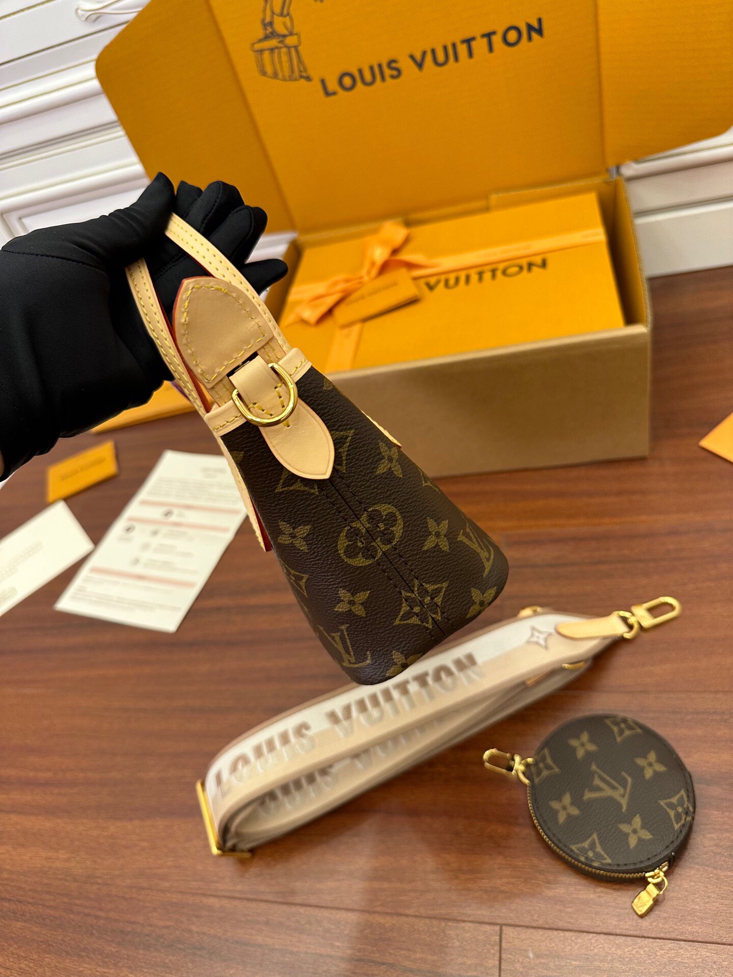  LOUIS VUITTON  Neverfull 经典老花满印拉链 可拆卸肩带  水桶包 托特包 单肩包 斜挎包 手提包  男女同款  棕色 M46705