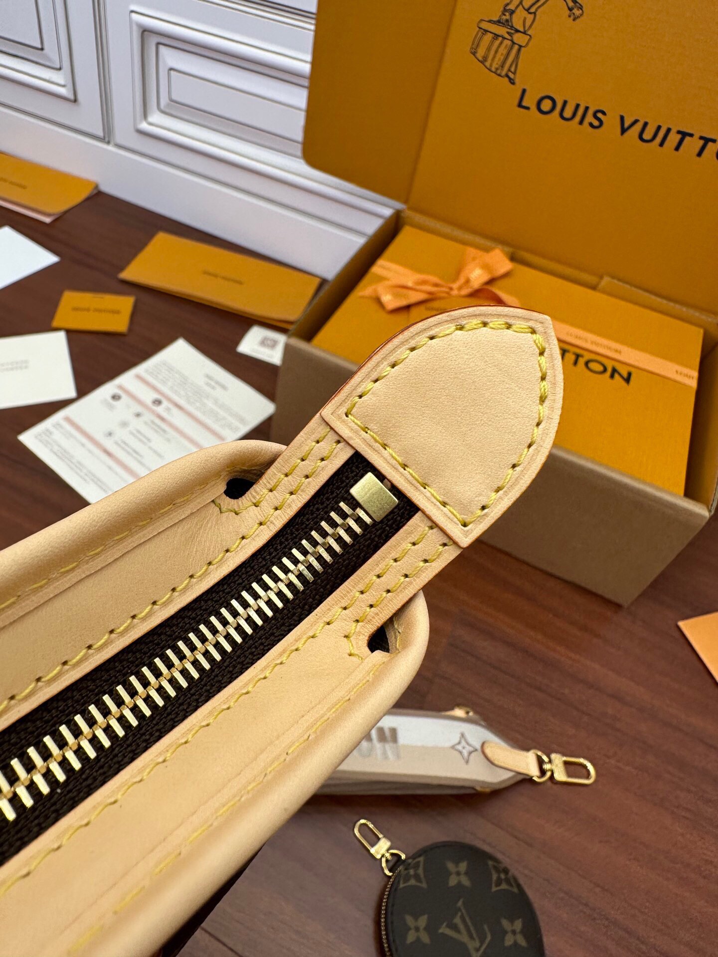  LOUIS VUITTON  Neverfull 经典老花满印拉链 可拆卸肩带  水桶包 托特包 单肩包 斜挎包 手提包  男女同款  棕色 M46705