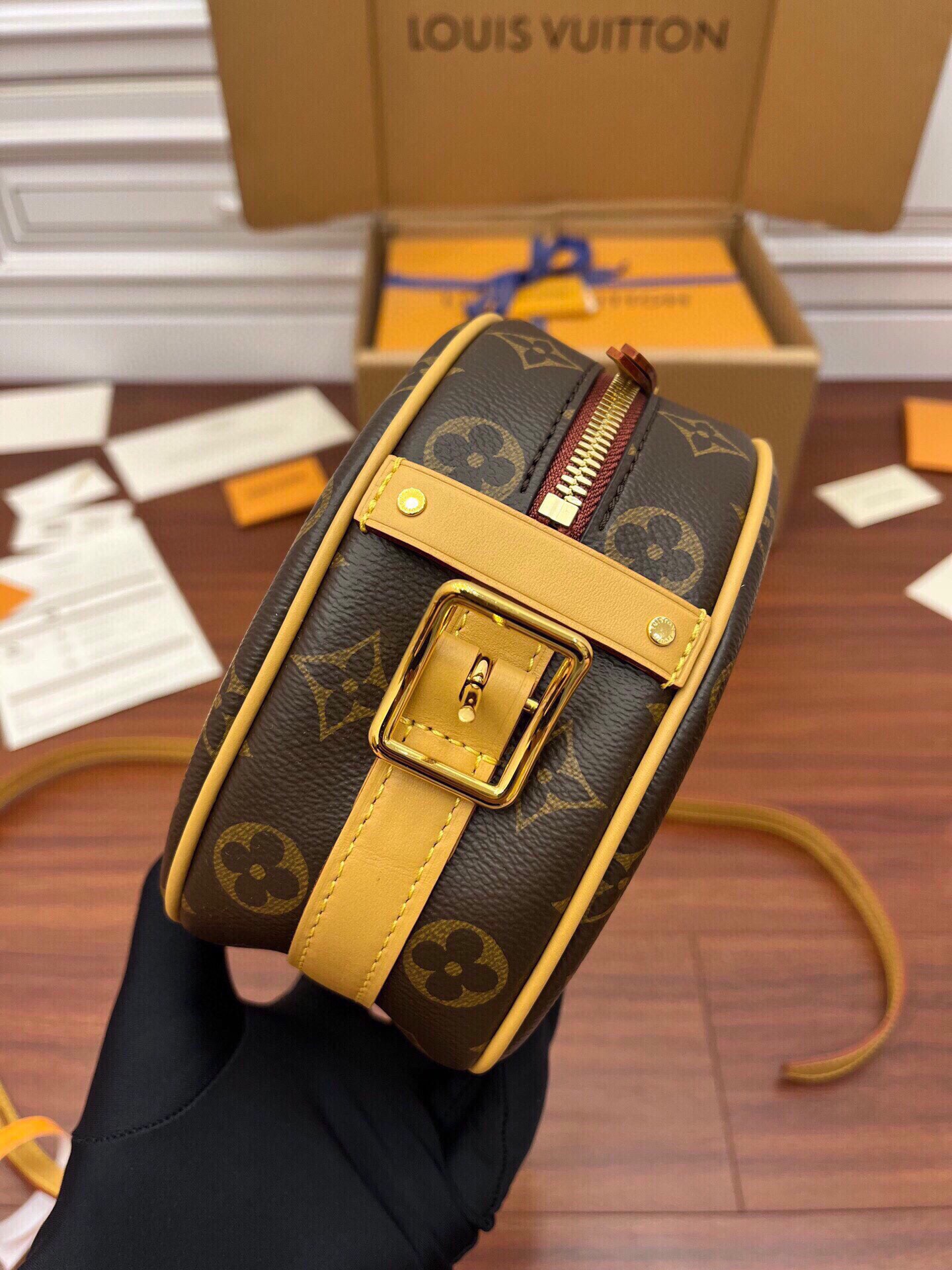   LOUIS VUITTON Boite Chapeau Souple 经典老花满印拉链  水桶包 托特包 单肩包 斜挎包 手提包  男女同款  棕色 M45578