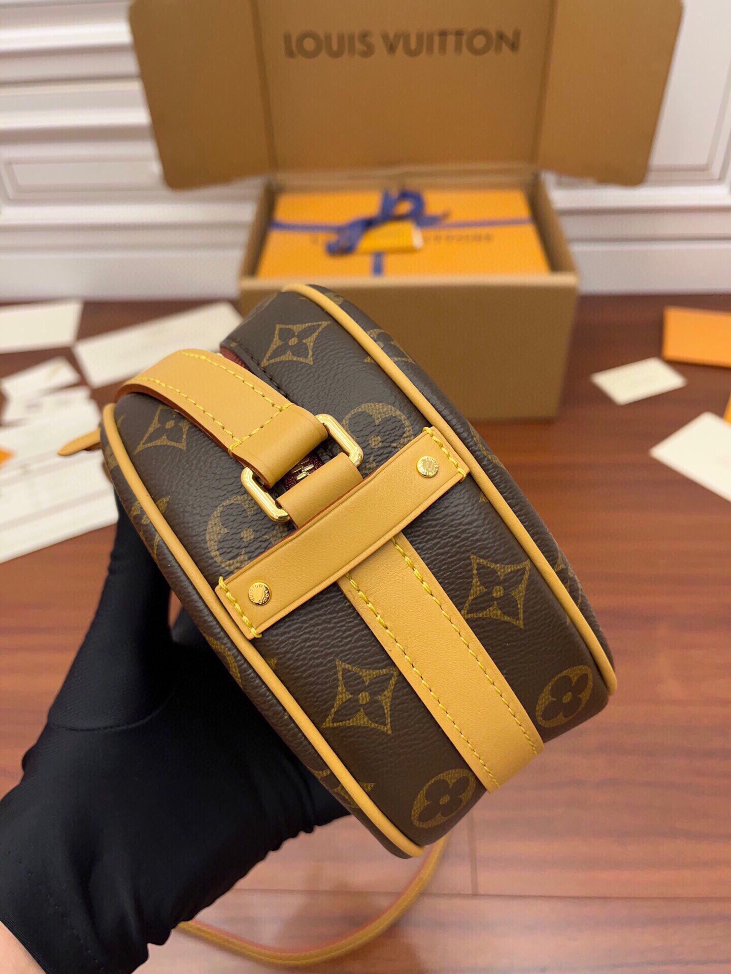   LOUIS VUITTON Boite Chapeau Souple 经典老花满印拉链  水桶包 托特包 单肩包 斜挎包 手提包  男女同款  棕色 M45578